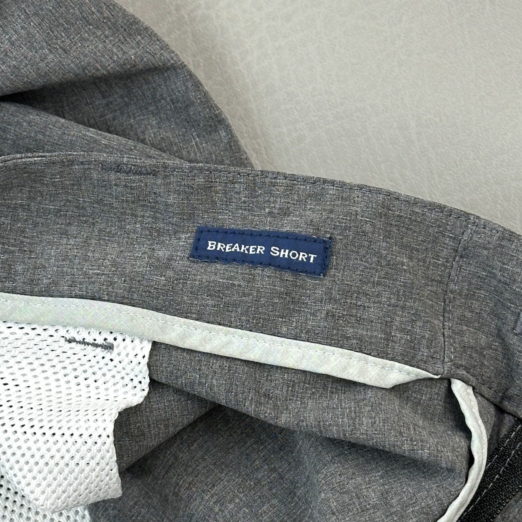 Vineyard Vines Vineyard Vines Performance Breaker Shorts Mens 42 Gray Stretch Golf Casual Chino Short with Pockets Zipper Logo Size US 42 / EU 58 - 7 Thumbnail
