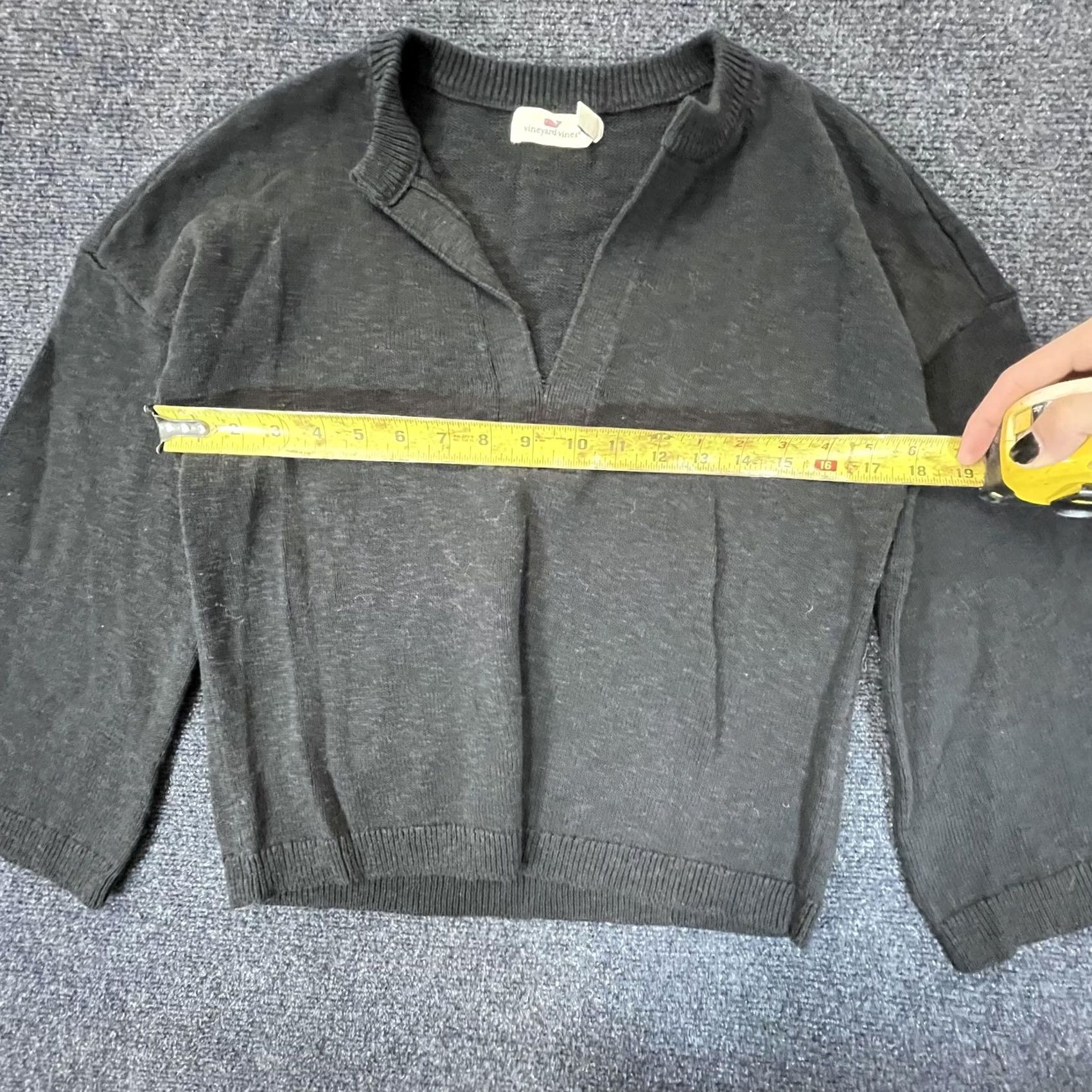 Vineyard Vines Vineyard Vines Sweater Womens XXS Gray Pullover 3/4 Sleeve V-Neck Logo Casual SYNOPSIS: Split Neck Size XXS / US 00 / IT 34 - 3 Thumbnail