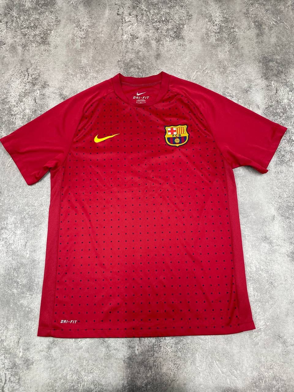 Nike Nike FC Barcelona Training Football 2011/22 Red Jersey Men Size US M / EU 48-50 / 2 - 1 Thumbnail