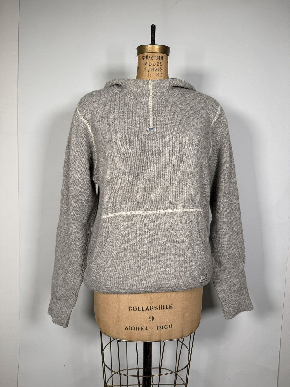 Peak Performance Vintage Peak Performance Buck Hood Lambswool Hooded Sweater Size US L / EU 52-54 / 3 - 3 Thumbnail