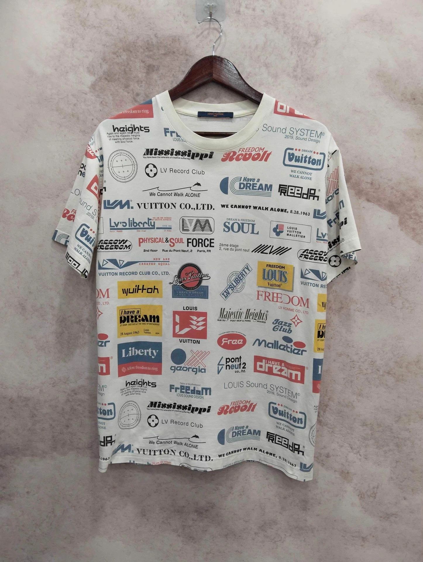 Louis Vuitton LV T-shirt M Size US M / EU 48-50 / 2 - 1 Thumbnail