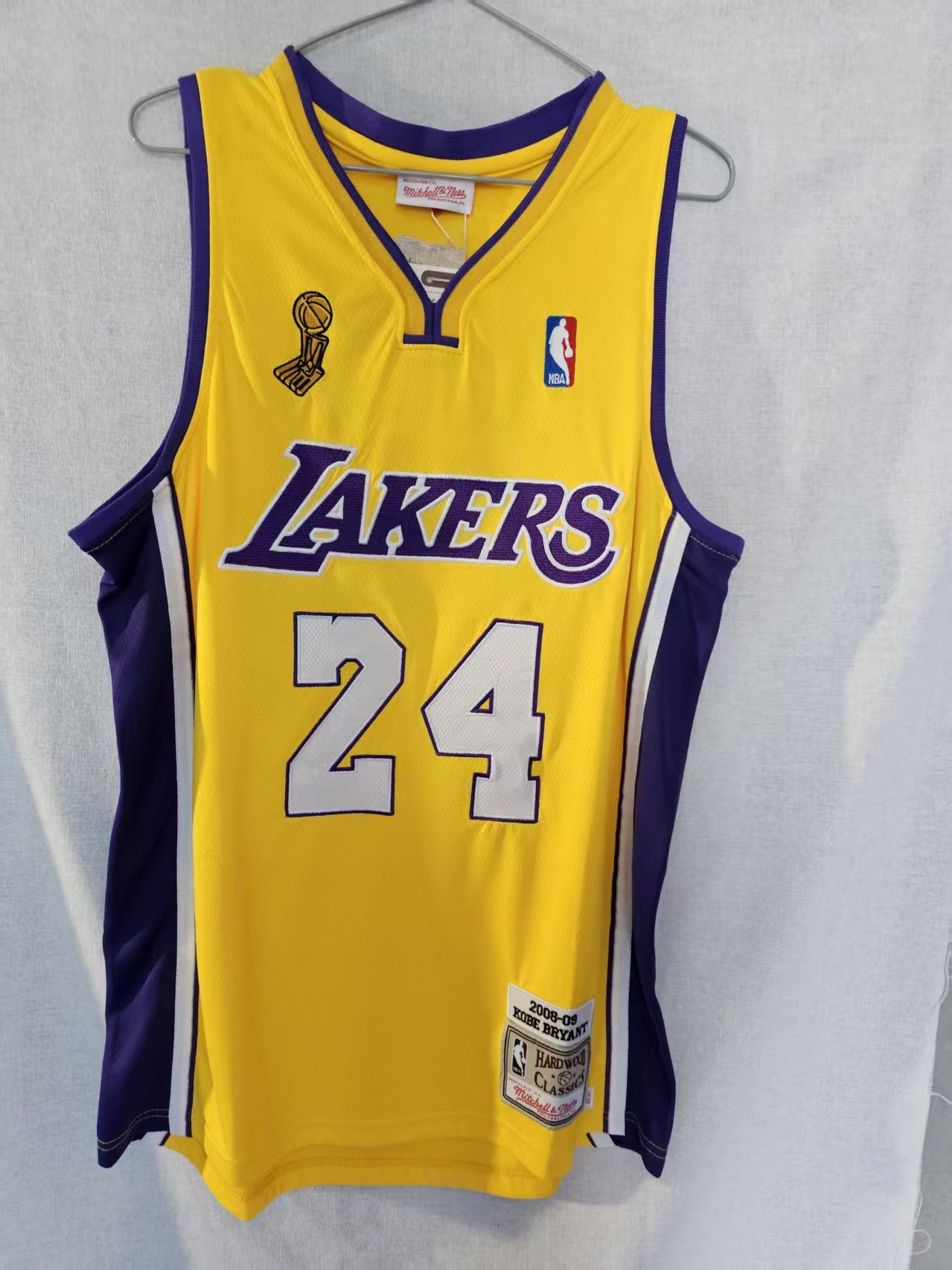 NBA Laker #24 Kobe Bryant Jersey Double Stitched Yellow Size US M / EU 48-50 / 2 - 1 Thumbnail