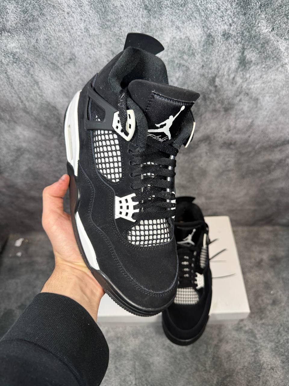 Jordan Brand Size 9 | Jordan 4 White Thunder With Box | Pre-Owned Size US 9 / EU 42 - 1 Thumbnail