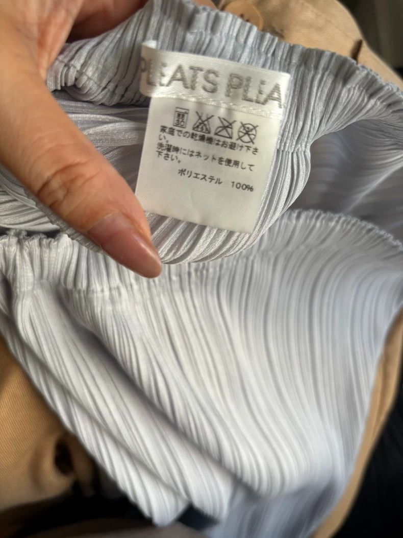 Issey Miyake Issey Miyake size:2 Light grey pleated skirt Size 22" - 5 Thumbnail