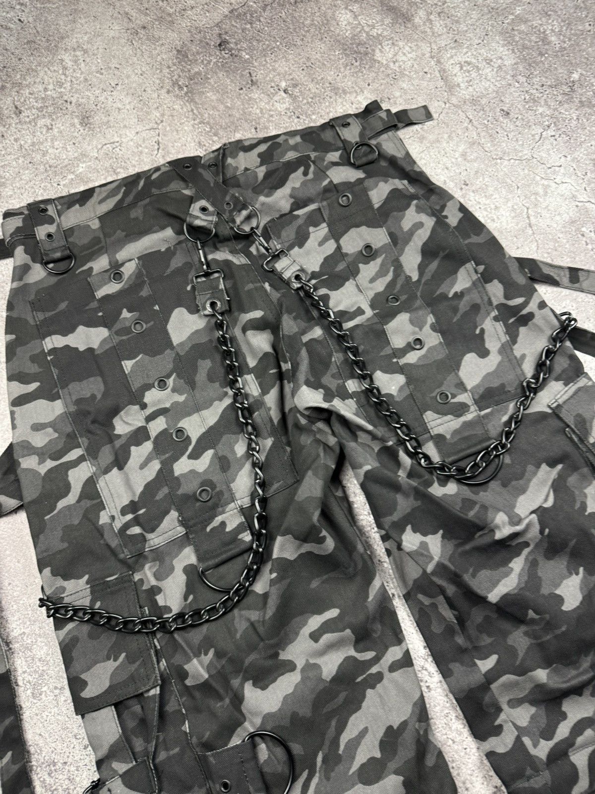 Japanese Brand 🔥VERY RARE GOTHICANA BY EMP AVANT GARDE BONDAGE CARGO PANTS🔥 Size US 34 / EU 50 - 18 Thumbnail