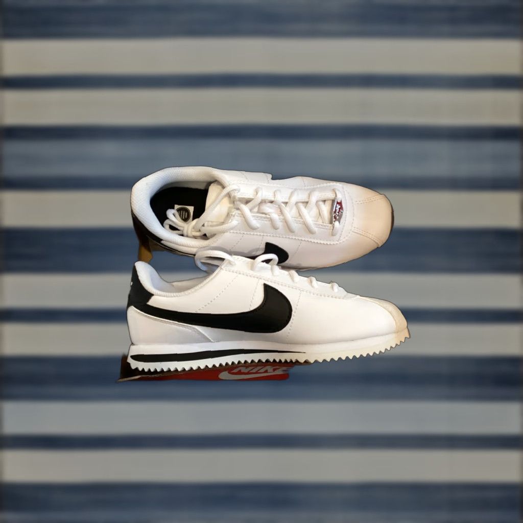 Nike Nike Cortez Basic Leather Sneaker Men White Black 904764-102 Size 4.5 GS US 4.5 Lower Top Lace Up Size US 7 / EU 40 - 1 Thumbnail