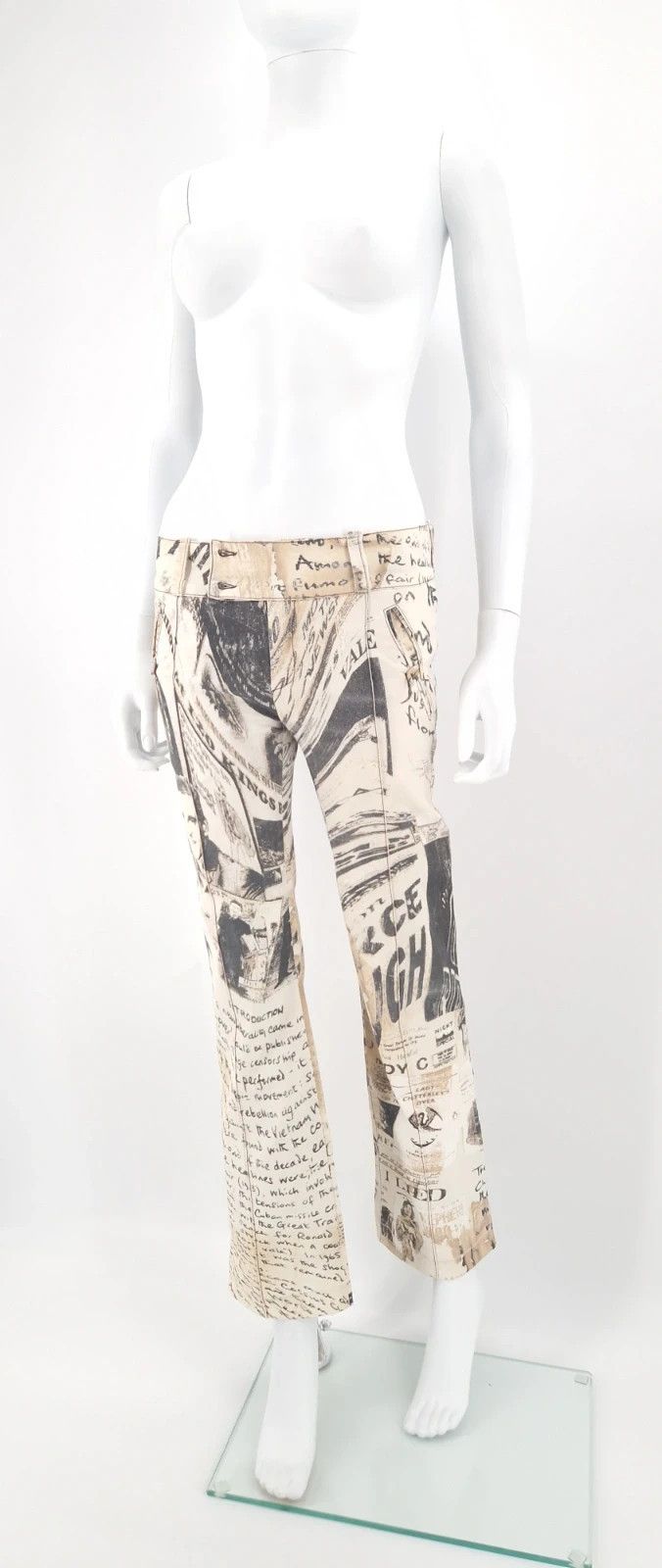 Roberto Cavalli Vintage Roberto Cavalli Newspaper Print Flare Trousers Size 26" / US 2 / IT 38 - 3 Thumbnail