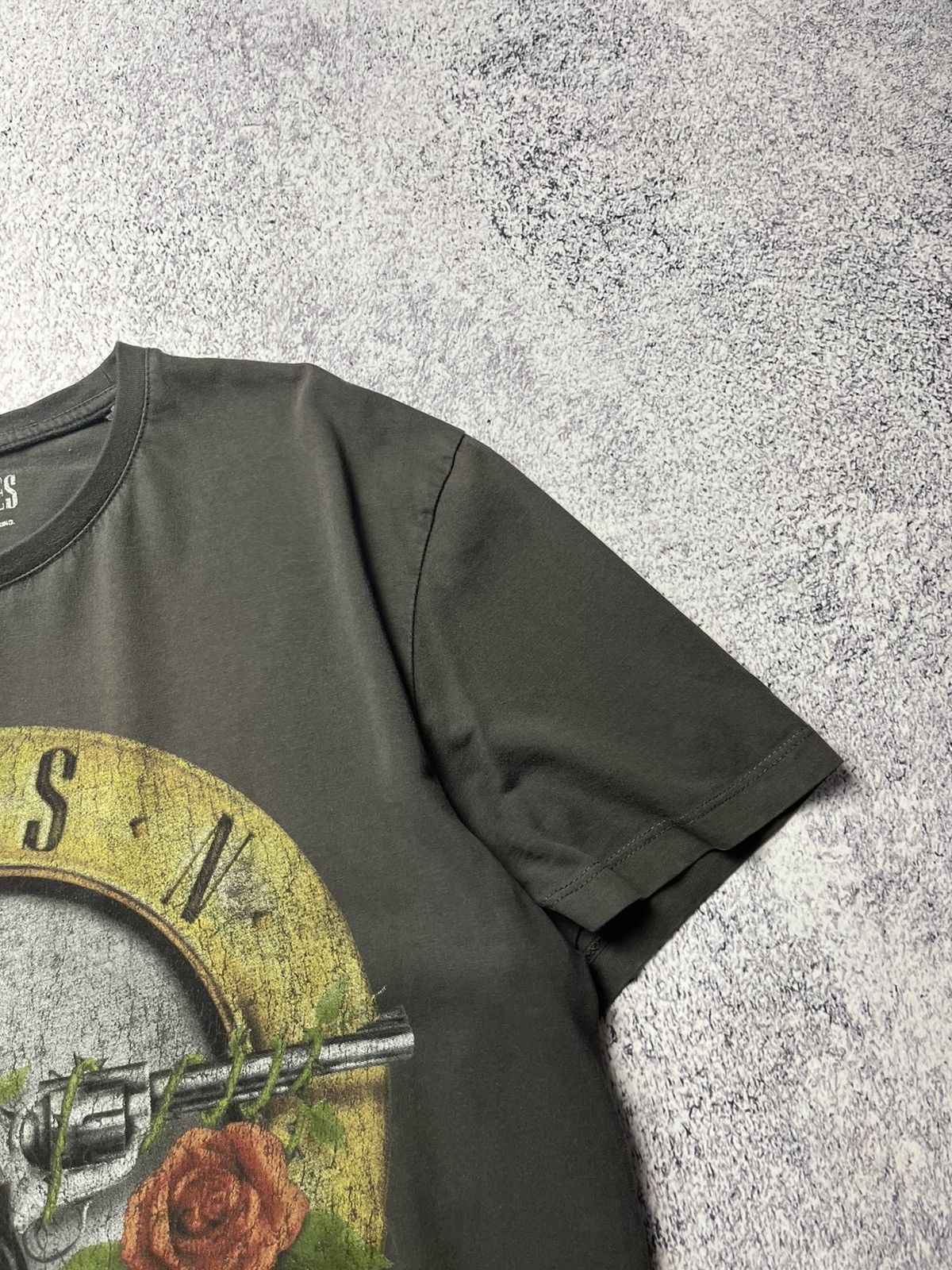 Band Tees Rare Vintage Guns N' Roses band rock tee Y2K Distreesed Size US M / EU 48-50 / 2 - 17 Thumbnail