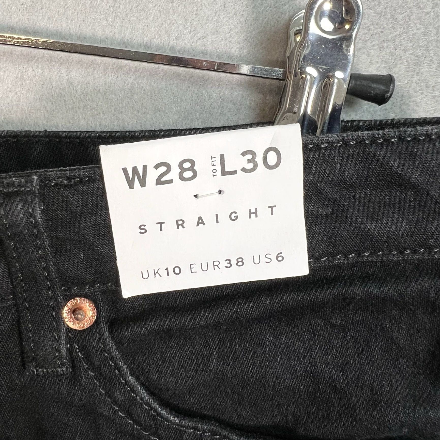 Topshop NWT! Topshop Jeans Womens Size W28 L30 Black Straight Raw Hem Size 26" / US 2 / IT 38 - 7 Thumbnail
