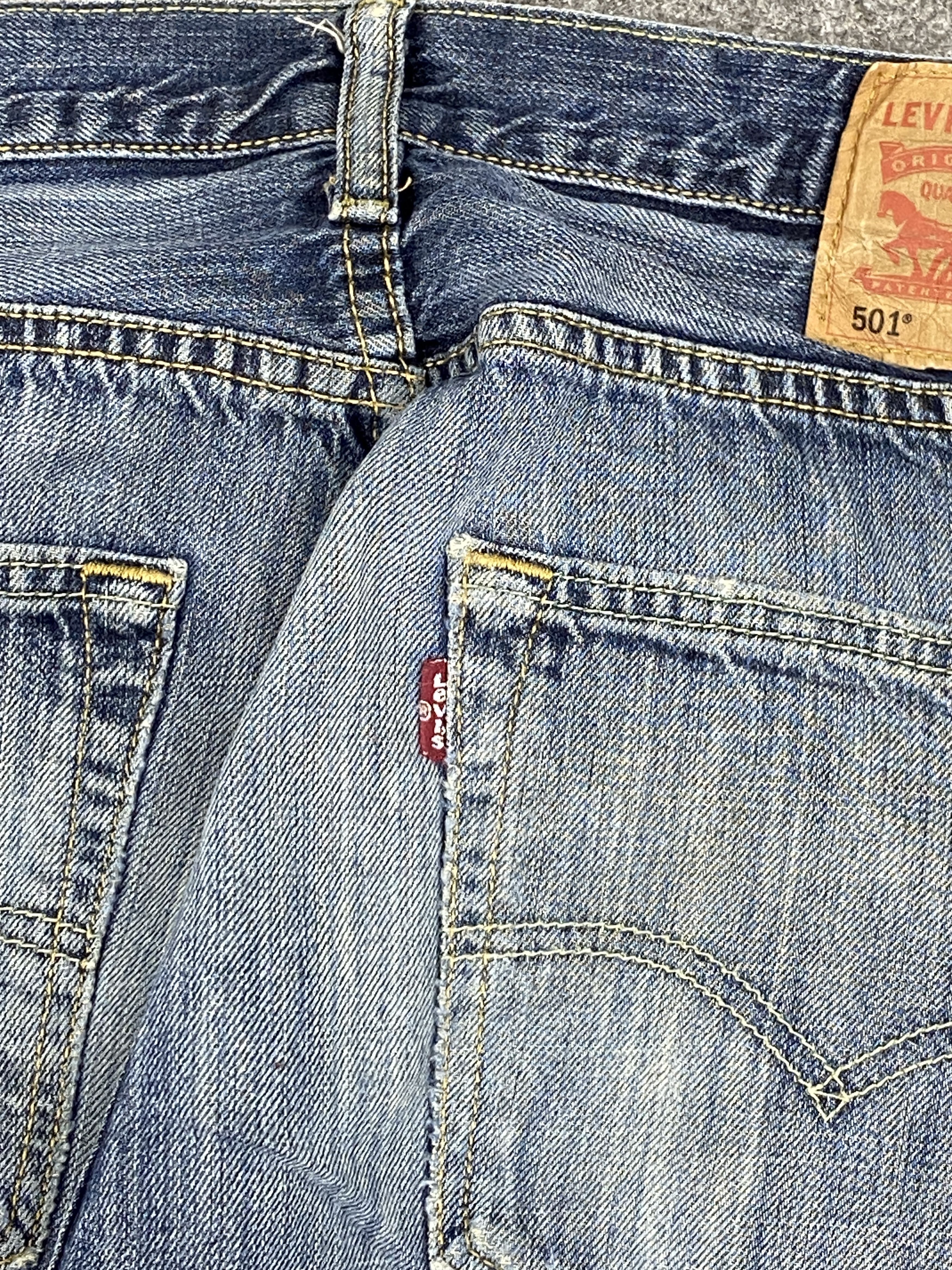 Levi's Distressed Vintage Levis 501 Denim Jeans DP2732 Size US 31 - 18 Thumbnail