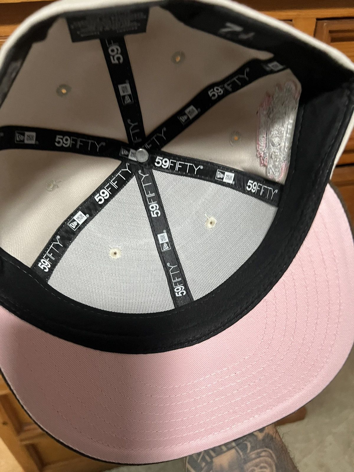 New Era Cleveland fitted hat 7 1/8 pink uv exclusive Size ONE SIZE - 4 Thumbnail