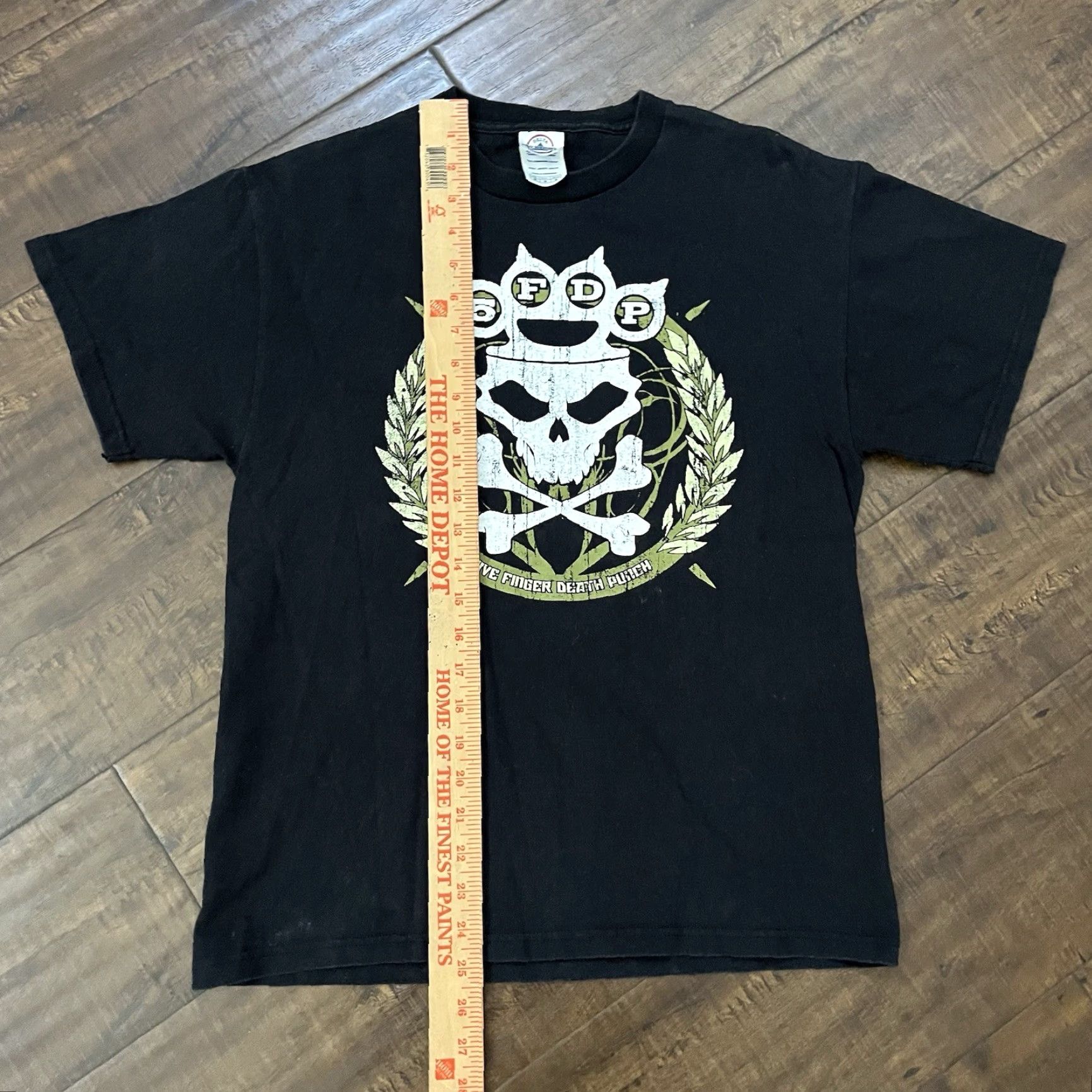 Vintage VINTAGE Five Finger Death Punch T-Shirt Medium Black Metal Soldier 2010s Mens Size US M / EU 48-50 / 2 - 5 Thumbnail
