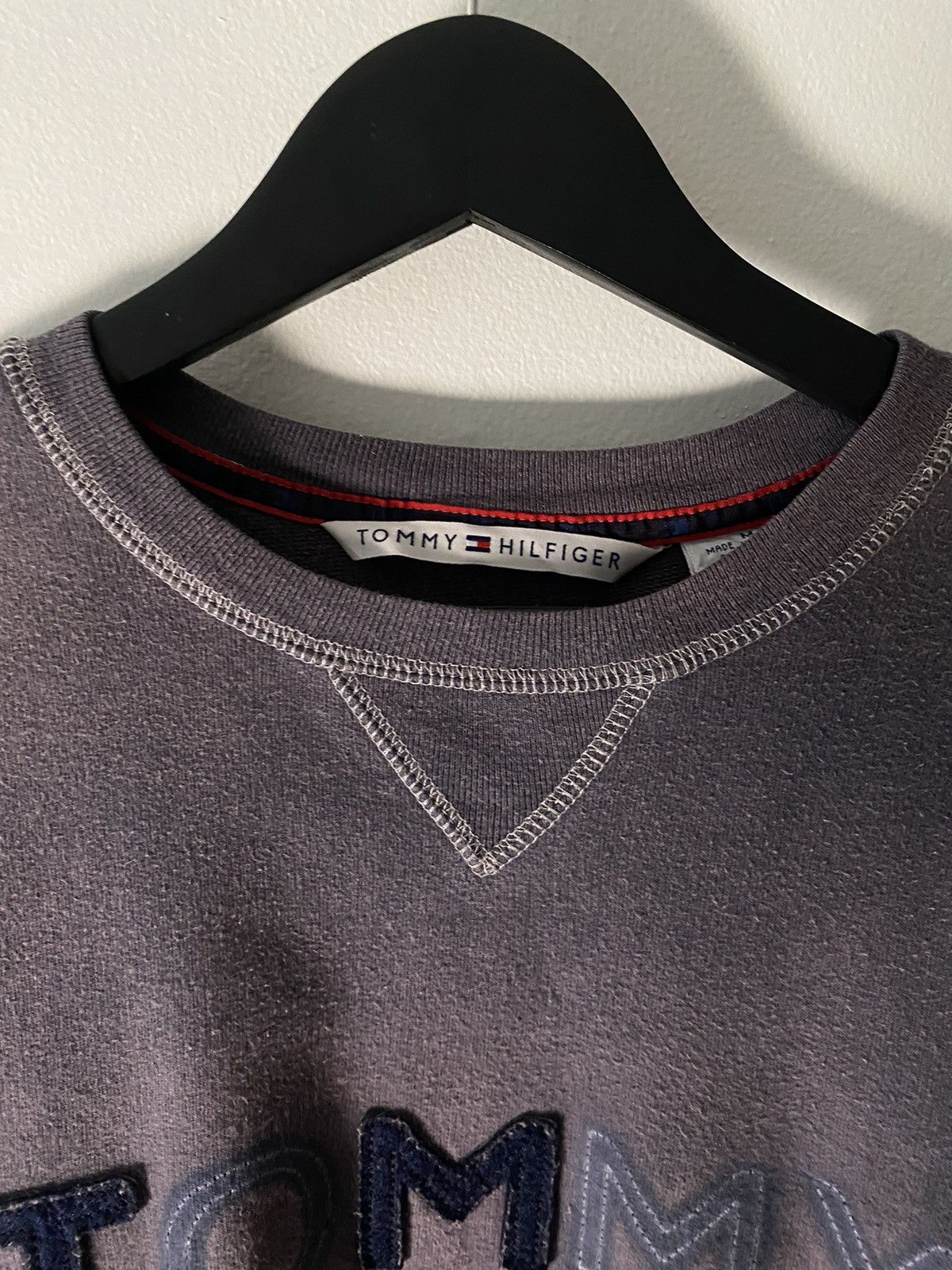 Tommy Hilfiger × Vintage Vintage Faded Debranded Tommy Hilfiger Crewneck Size US S / EU 44-46 / 1 - 5 Thumbnail