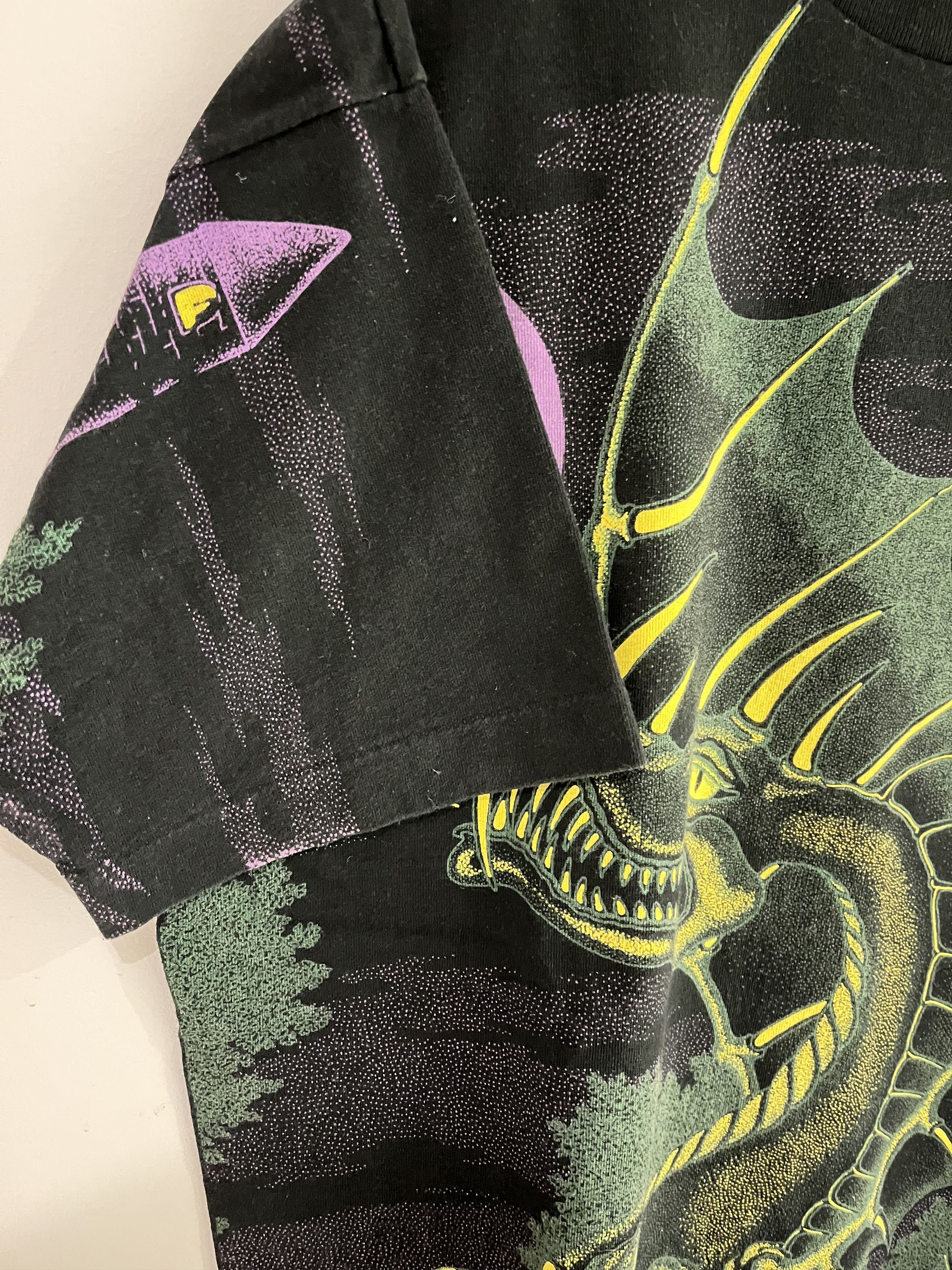 Vintage Vintage Fruit of the Loom AOP Dragon T-shirt Size US XL / EU 56 / 4 - 4 Thumbnail