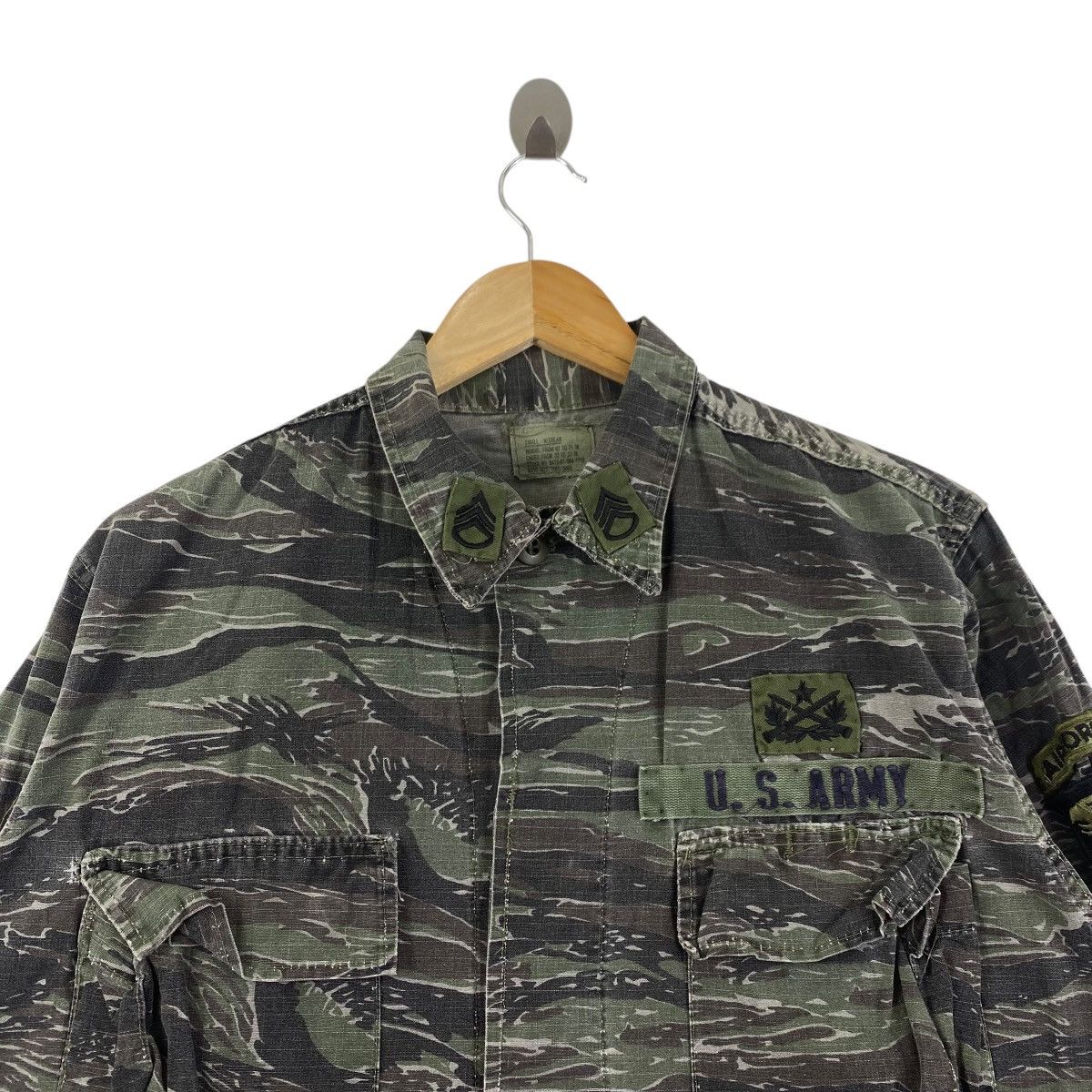 Vintage Vintage 80s US ARMY Tiger Stripes Jungle Camo Shirt Jacket Size US S / EU 44-46 / 1 - 2 Thumbnail