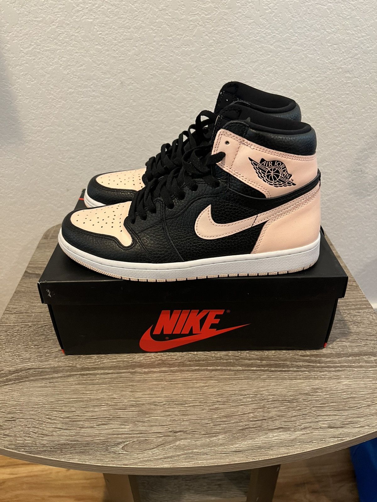 Jordan Brand Jordan 1 Retro High OG Crimson Tint Size US 9.5 / EU 42-43 - 2 Thumbnail