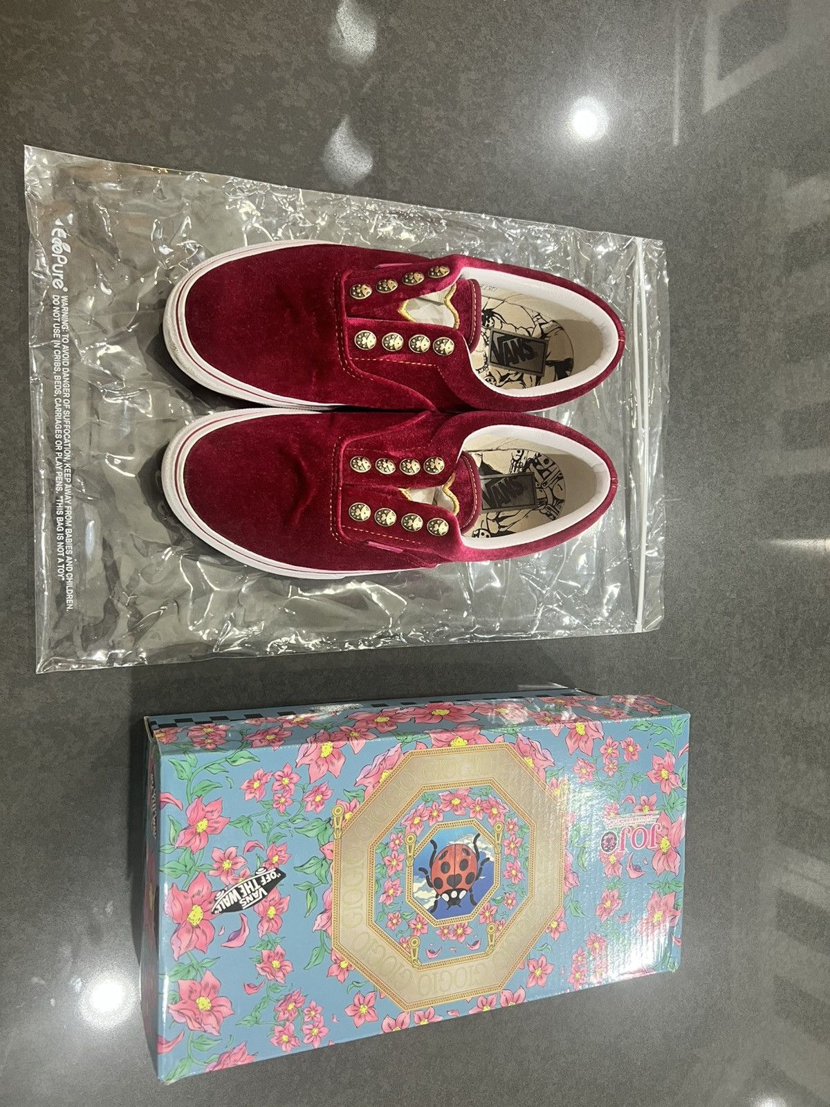 “JoJo’s Bizarre Adventure” Vans