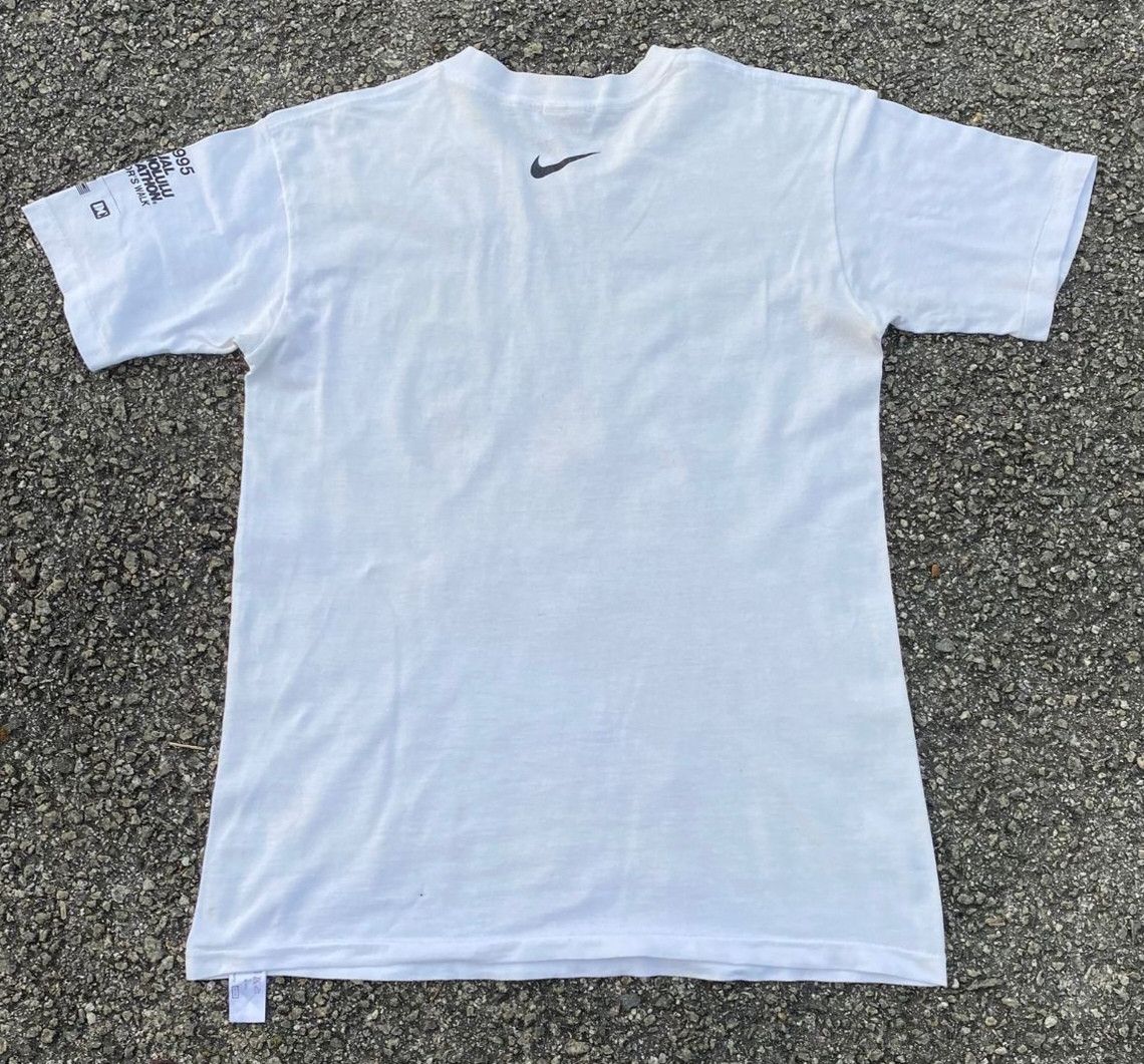 Nike Vintage 1995 Nike Jal Honolulu Marathon Mayor Walk Tshirt Size US S / EU 44-46 / 1 - 2 Thumbnail