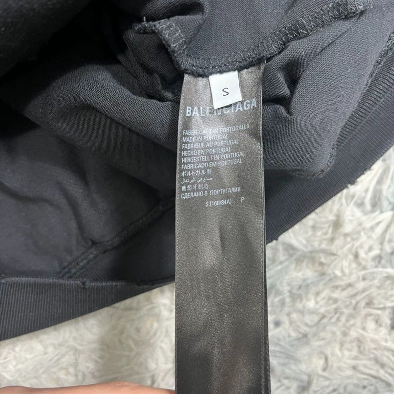 Balenciaga Balenciaga Large Destruction Sweatshirt Size US S / EU 44-46 / 1 - 5 Thumbnail