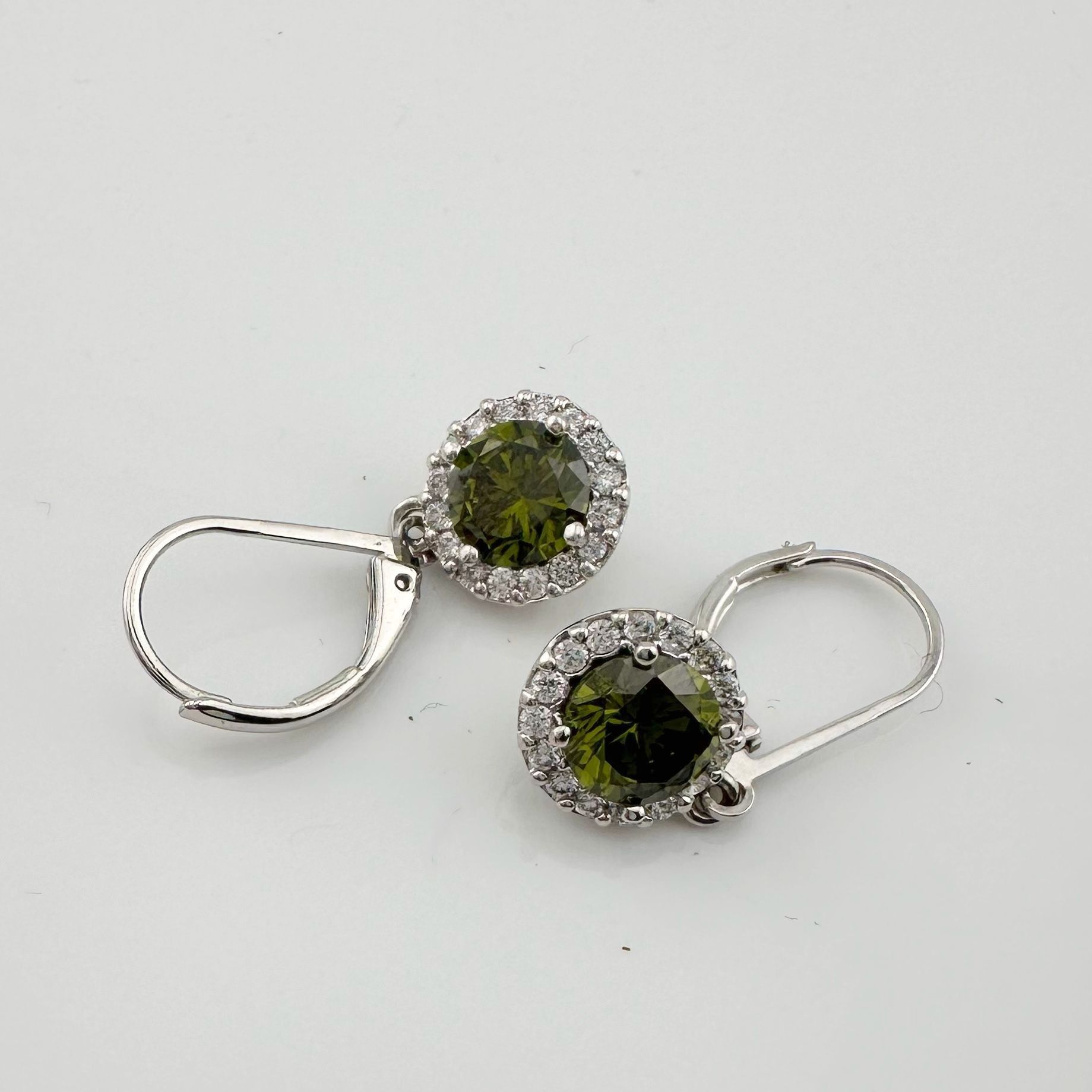 Other Beautiful Green Peridot & White Topaz Round Halo Necklace an Size ONE SIZE - 17 Thumbnail