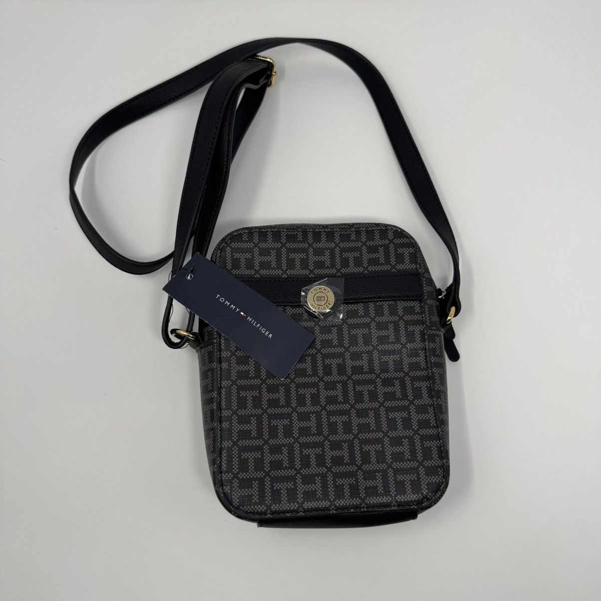 Tommy Hilfiger NWT Tommy Hilfiger Crossbody Monogram Women's Bag Size ONE SIZE - 1 Thumbnail