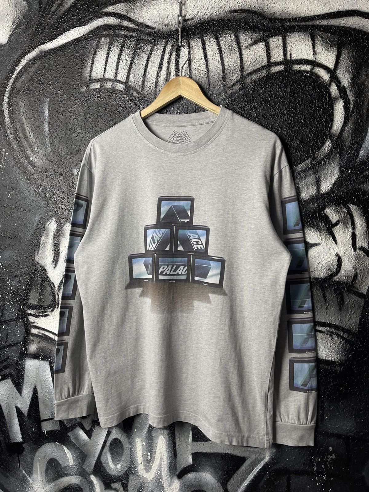Palace Palace PTV Long Sleeve T-Shirt Men’s Size M Size US M / EU 48-50 / 2 - 1 Thumbnail