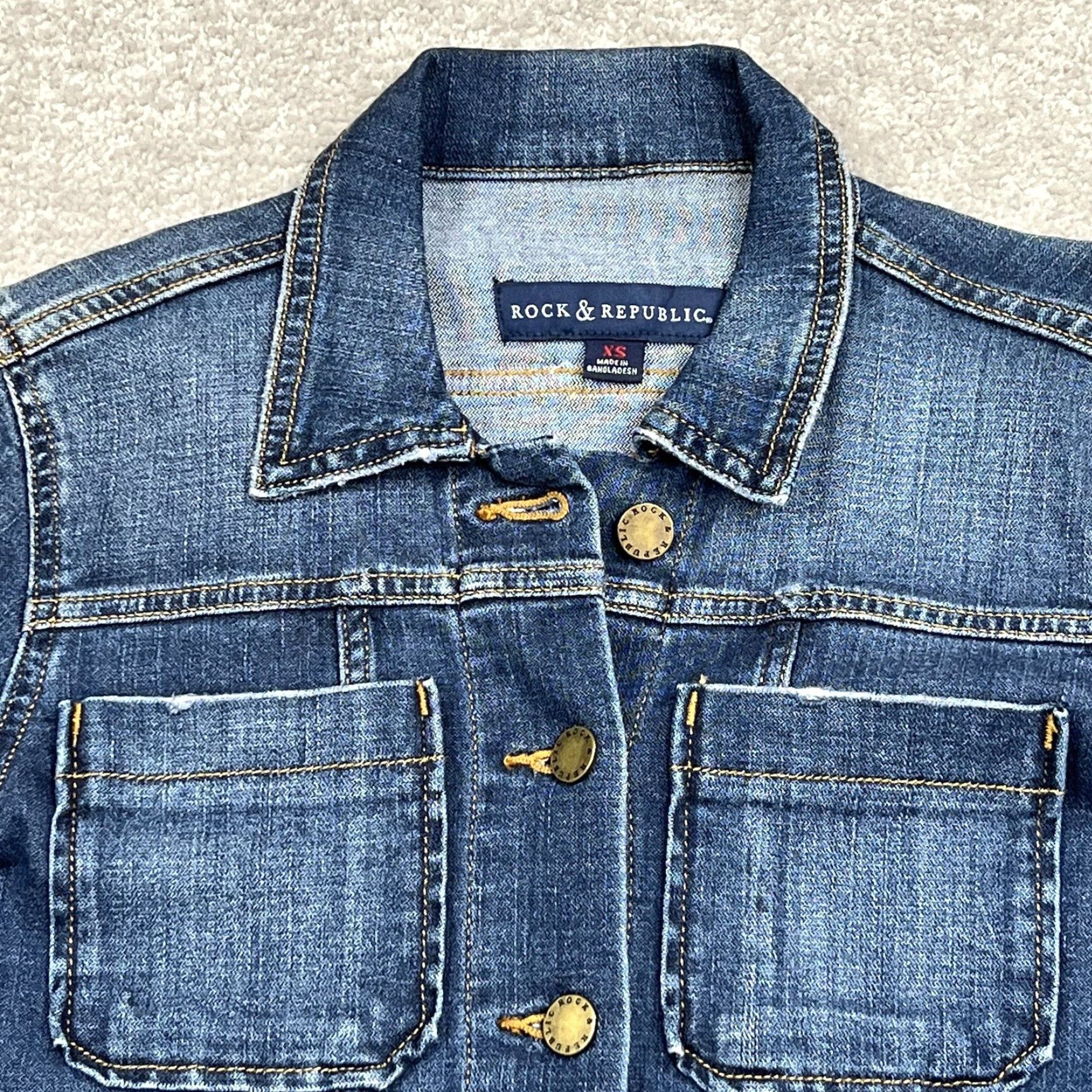 Vintage Rock & Republic Jean Jacket Women’s XS Distressed Medium Wash Denim Runaway 80s Music Casual Size 26" / US 2 / IT 38 - 4 Thumbnail