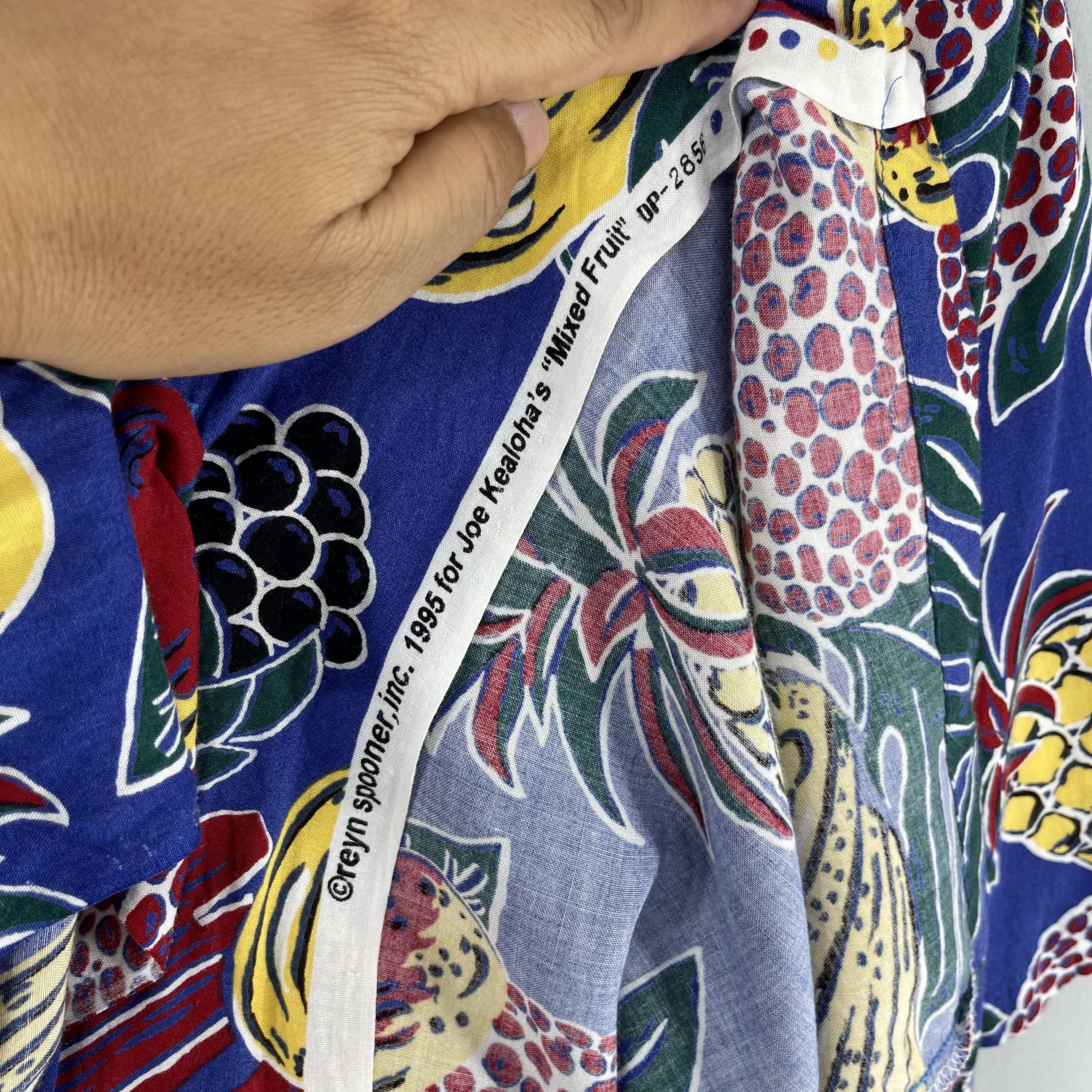 Vintage JOE KEALOHA Rayon Hawaii Tropical Mixed Fruits Motive Shirt Size US L / EU 52-54 / 3 - 7 Thumbnail
