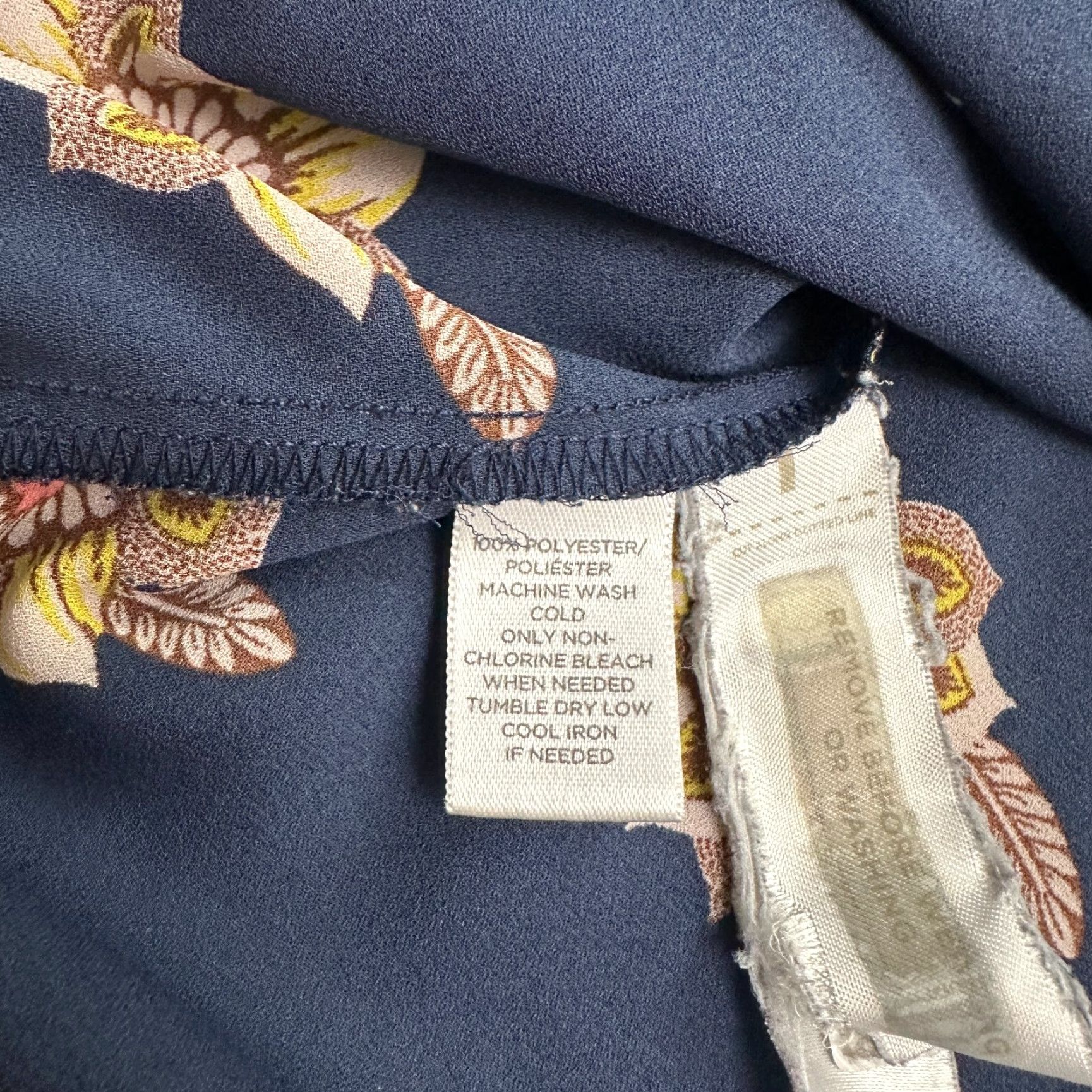 Loft Ann Taylor Loft Petites Tunic Blouse Womens XSP Blue Floral V-Neck Long Sleeve Size XS / US 0-2 / IT 36-38 - 7 Thumbnail