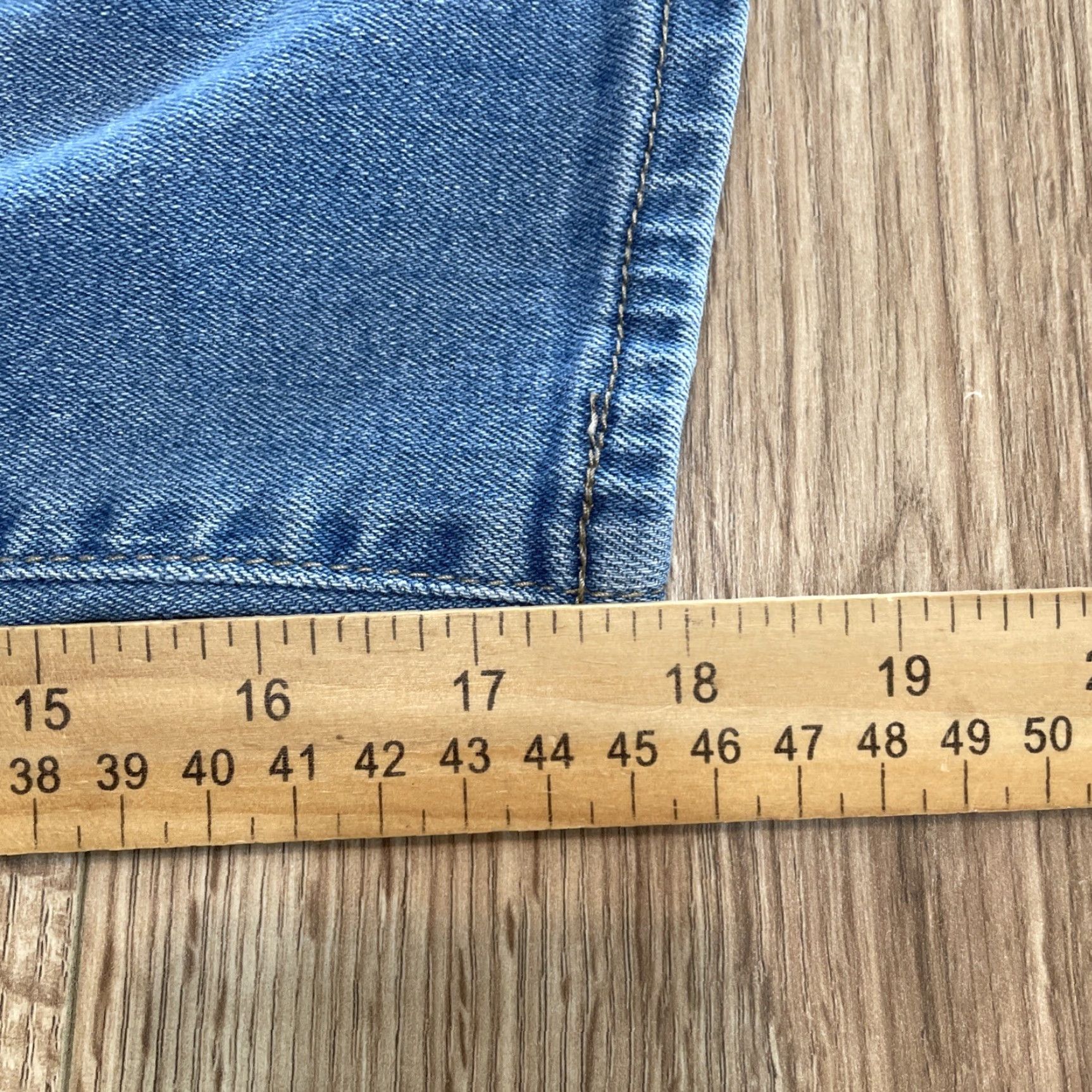 Denime V.I.P Women's Denim Capris Size 11/12 Light Wash Stretch Distressed Jean-Cut Off Shorts Size 32" / US 10 / IT 46 - 7 Thumbnail