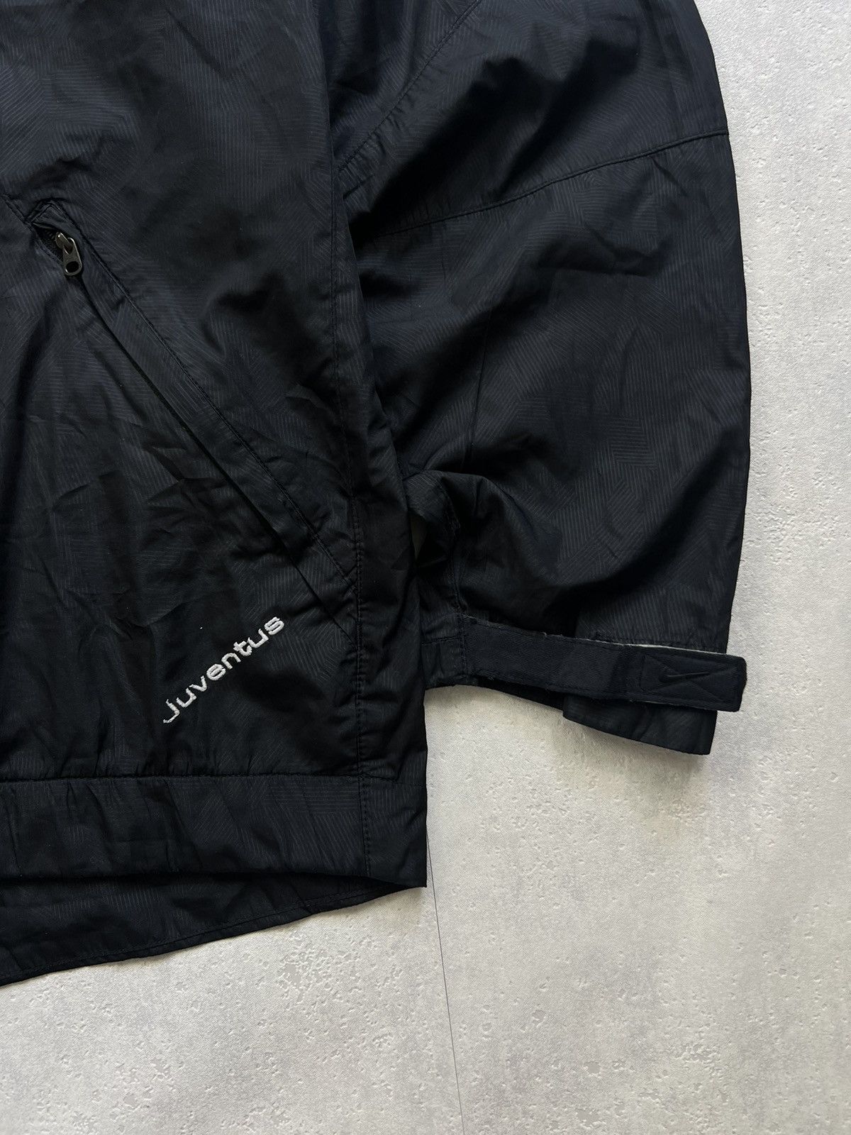 Nike 00’s NIKE JUVENTUS SWOOSH LOGO RARE JACKET Y2K Size US M / EU 48-50 / 2 - 2 Thumbnail