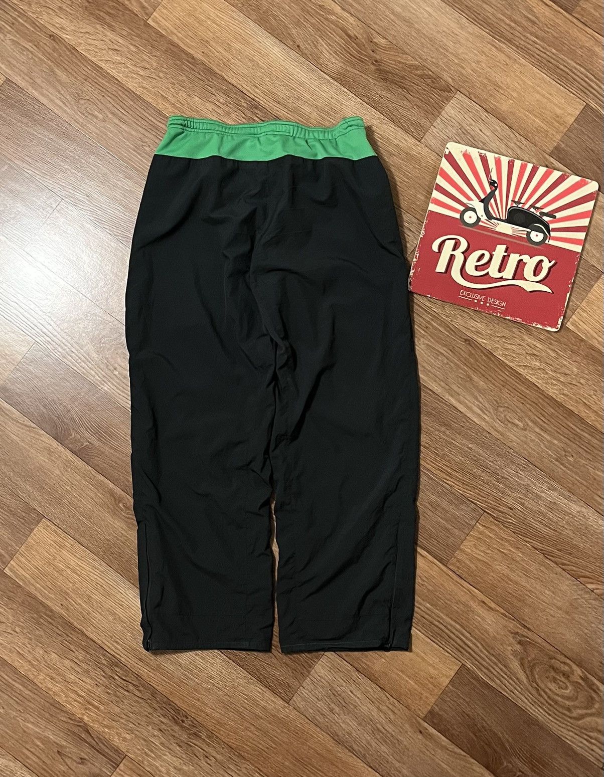 Nike Vintage Nike Swoosh Baggy Sweatpants Size US 32 / EU 48 - 6 Thumbnail