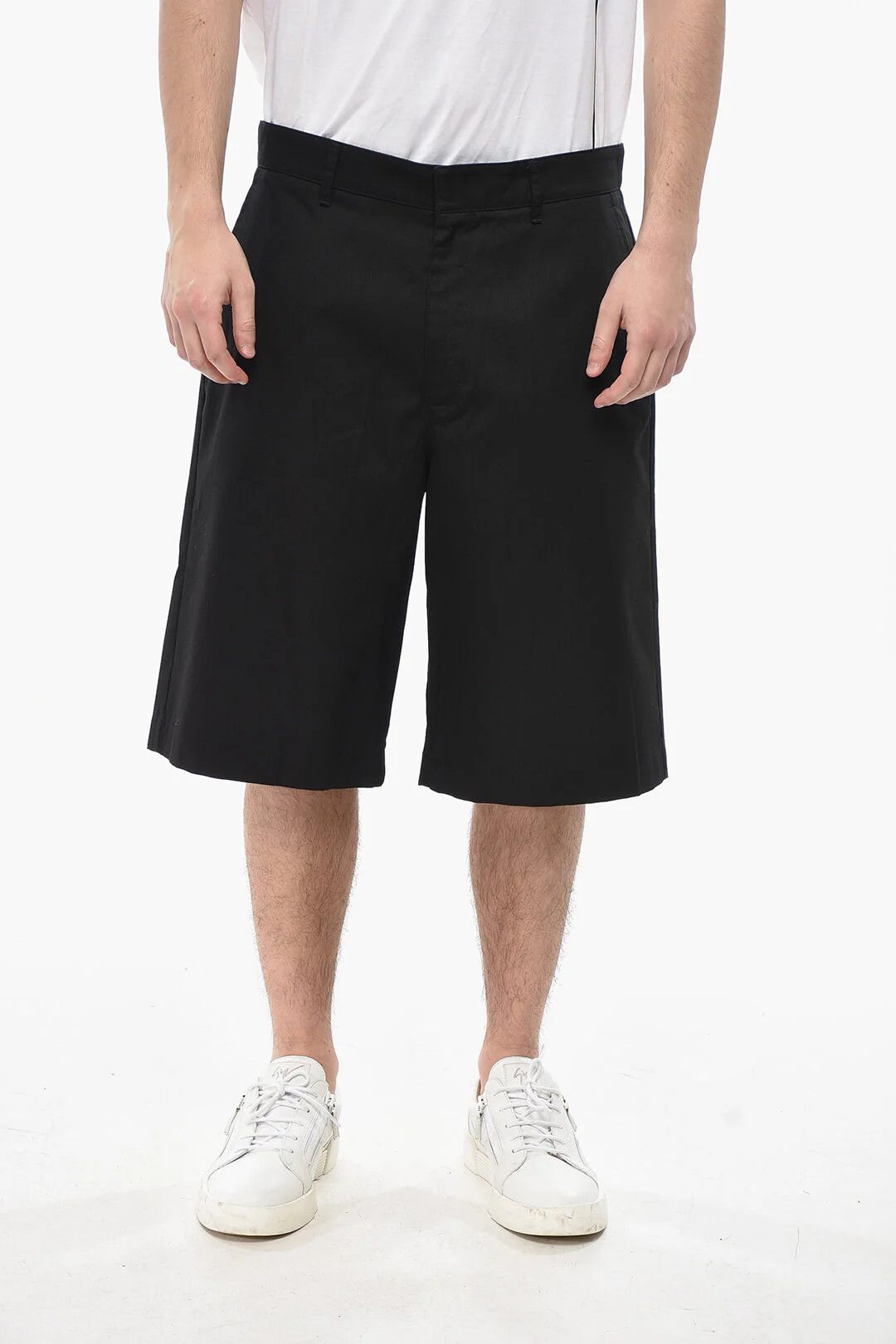 Givenchy og1mm0326 Cotton-Blend Chino Short in Black Size US 36 / EU 52 - 1 Thumbnail