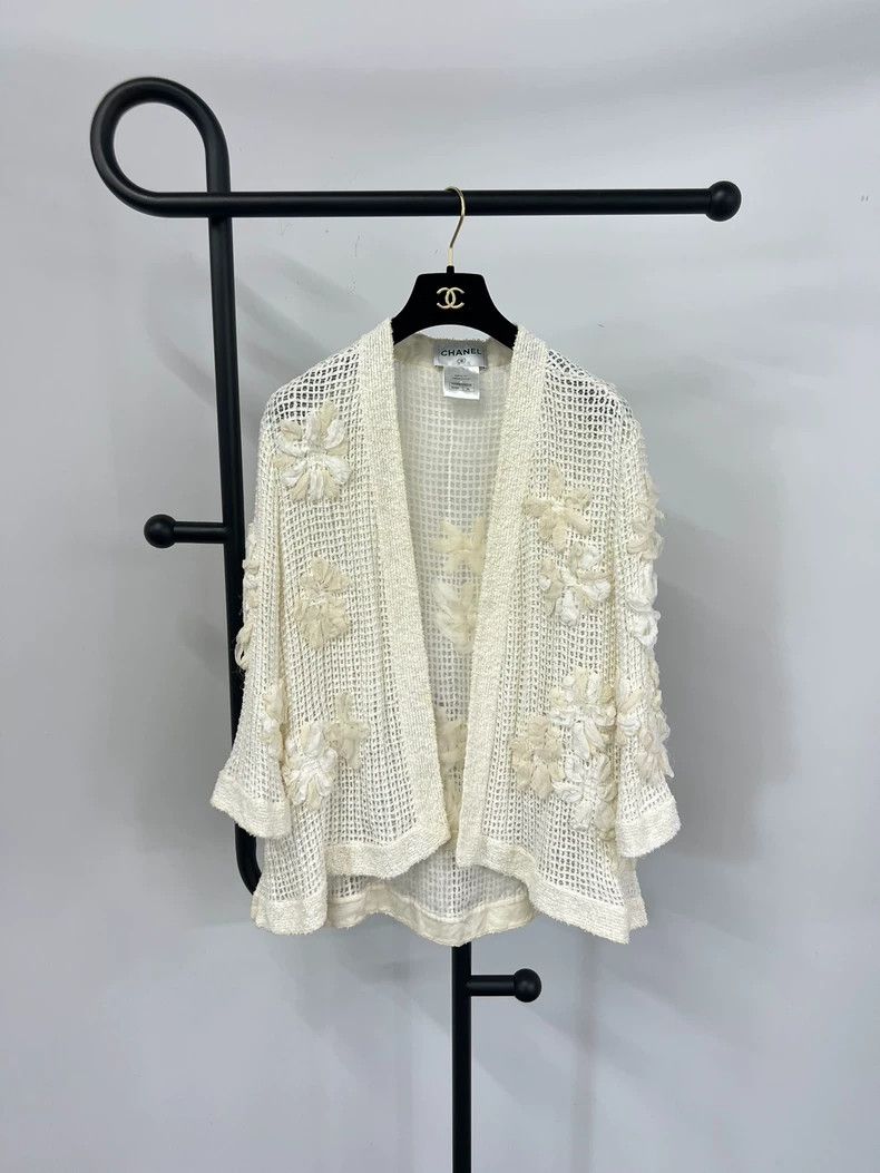Chanel Chanel White Camellia Silk Cardigan - dmc Size US XS / EU 42 / 0 - 1 Thumbnail