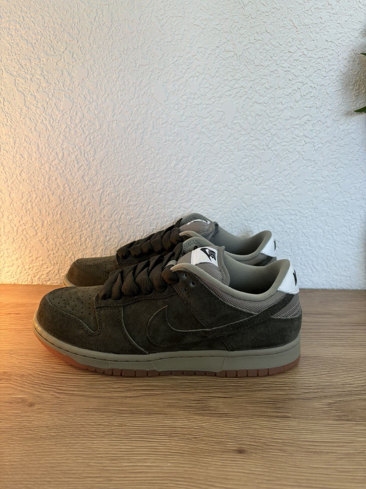 Nike SB Nike Dunk SB Pro B Low Sequoia Green Suede Men's Sneakers Size US 6.5 / EU 39-40 - 1 Thumbnail