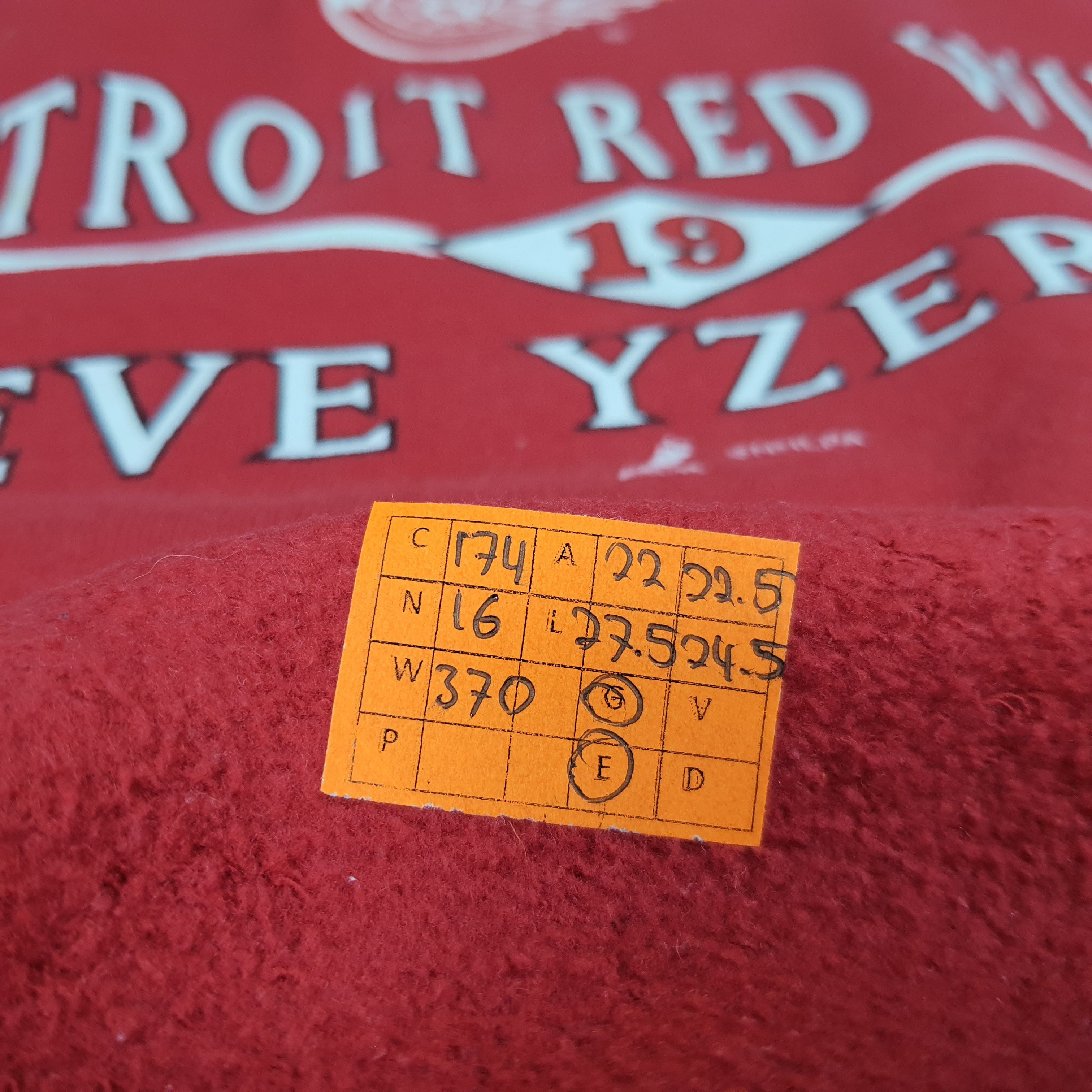 NHL × Red Wing × Vintage Vintage NHL Detroit Red Wings Steve Yzerman Sweatshirts Size US M / EU 48-50 / 2 - 7 Thumbnail