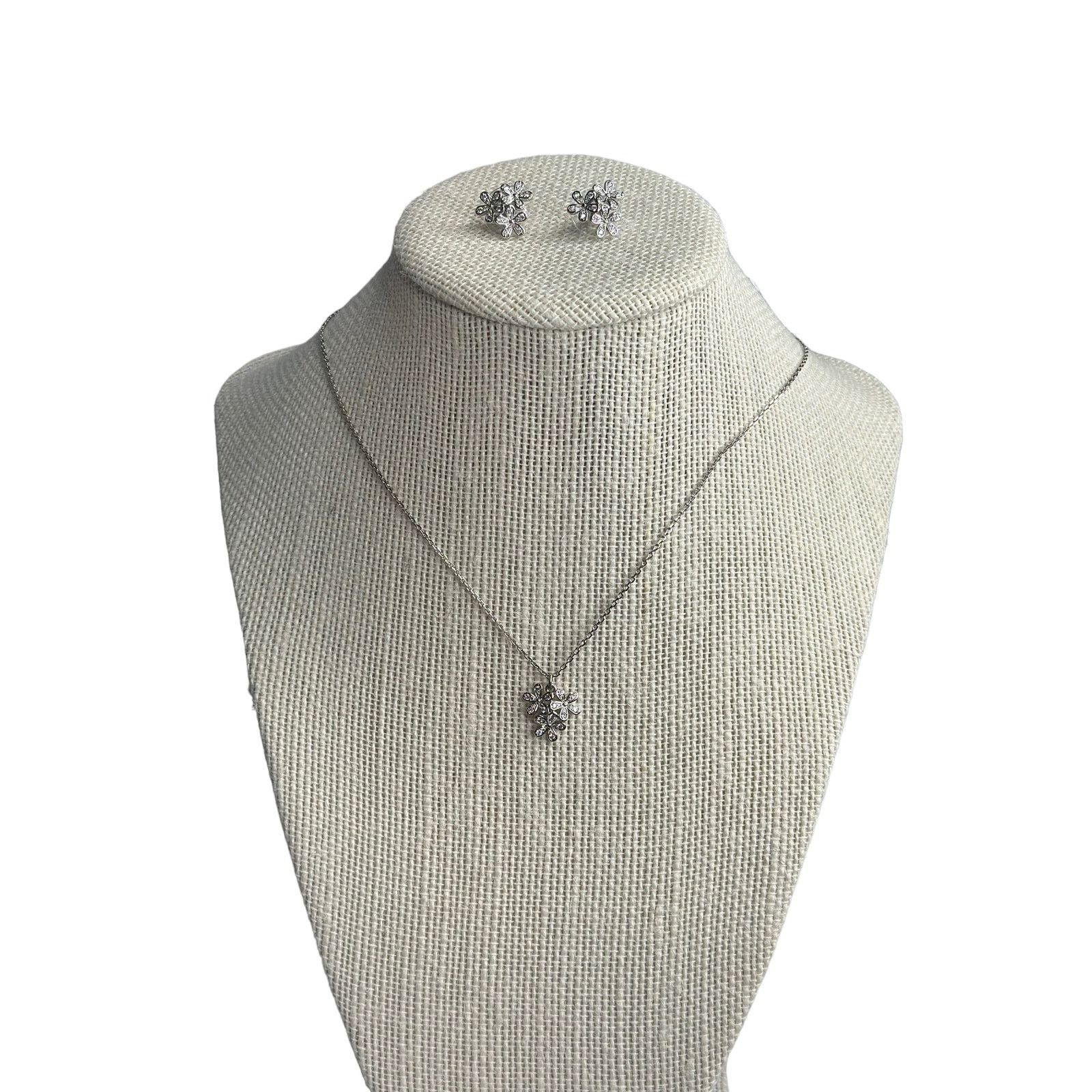 Kate Spade kate Spade Gardenia Cluster Studs & Pendant Necklace set Size ONE SIZE - 5 Thumbnail