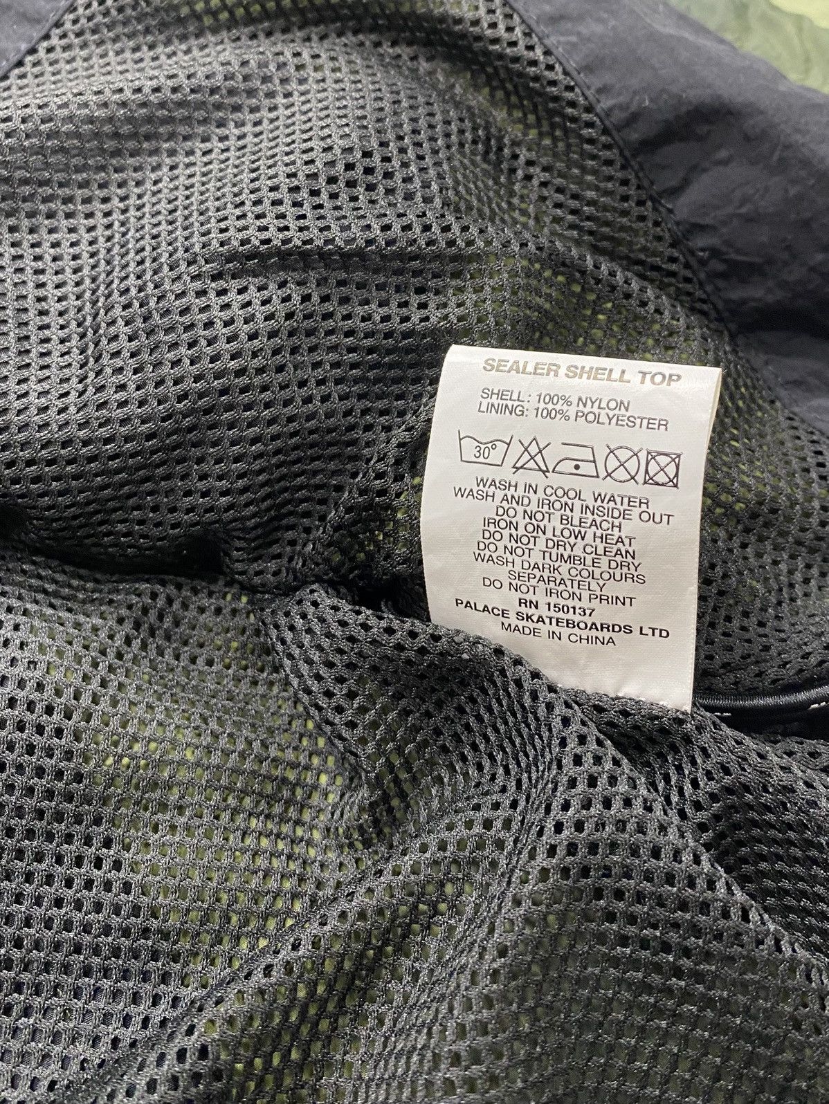 Palace Palace Sealer Shell Top (SS19) Size US XL / EU 56 / 4 - 6 Thumbnail