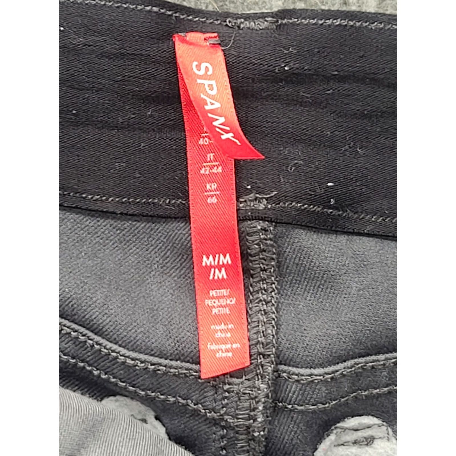 Spanx Spanx Jeans Womens M Regular Cargo Stretch Ankle High Rise 26 Inseam Pockets Black Denim Cotton Polyester Spandex Skinny Slimming Comfort Distressed Size 32" / US 10 / IT 46 - 2 Thumbnail