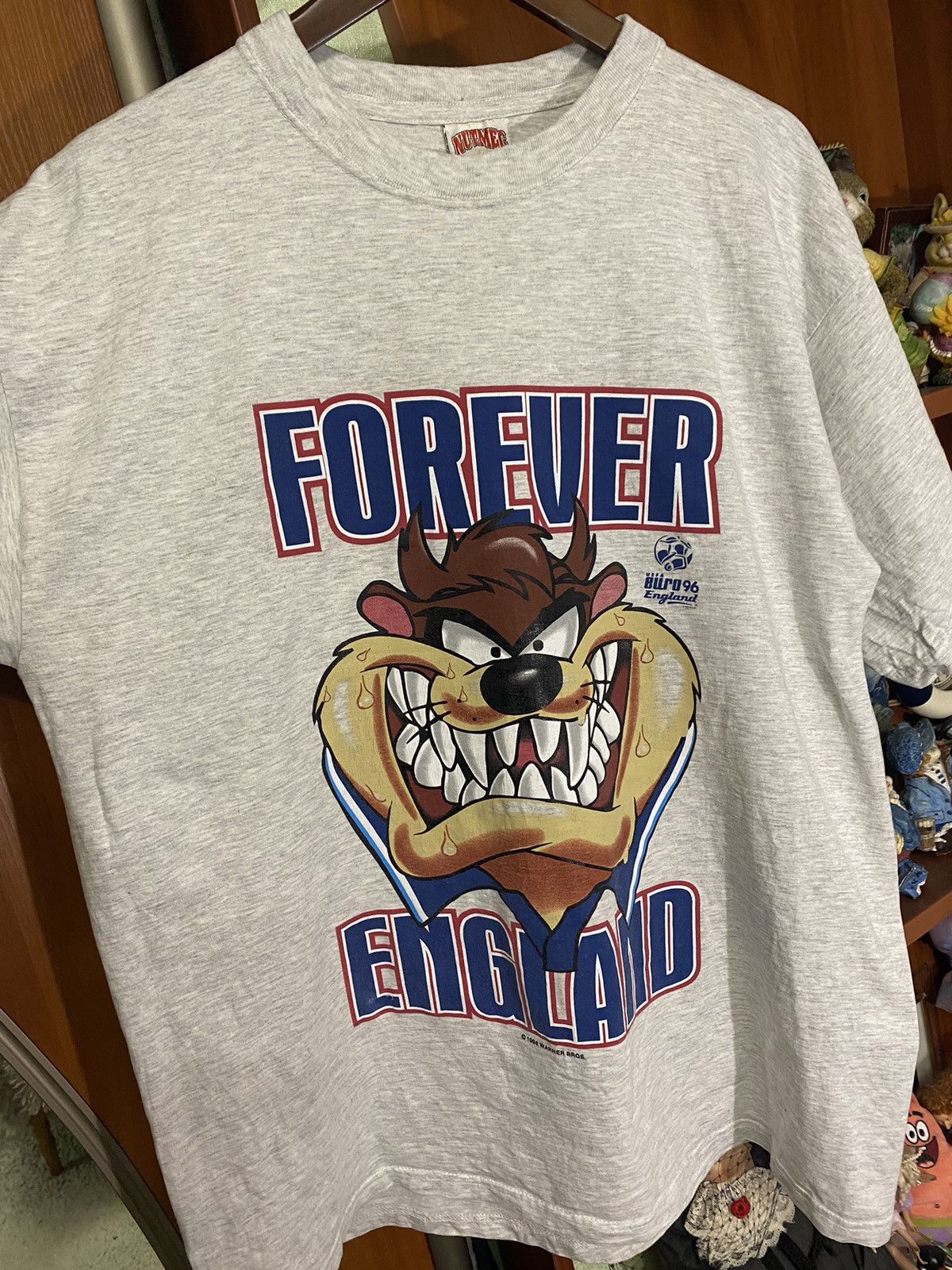 Nutmeg × Vintage Vintage 1996 England Football Euro 96 TAZ T- Shirt Size US XL / EU 56 / 4 - 3 Thumbnail