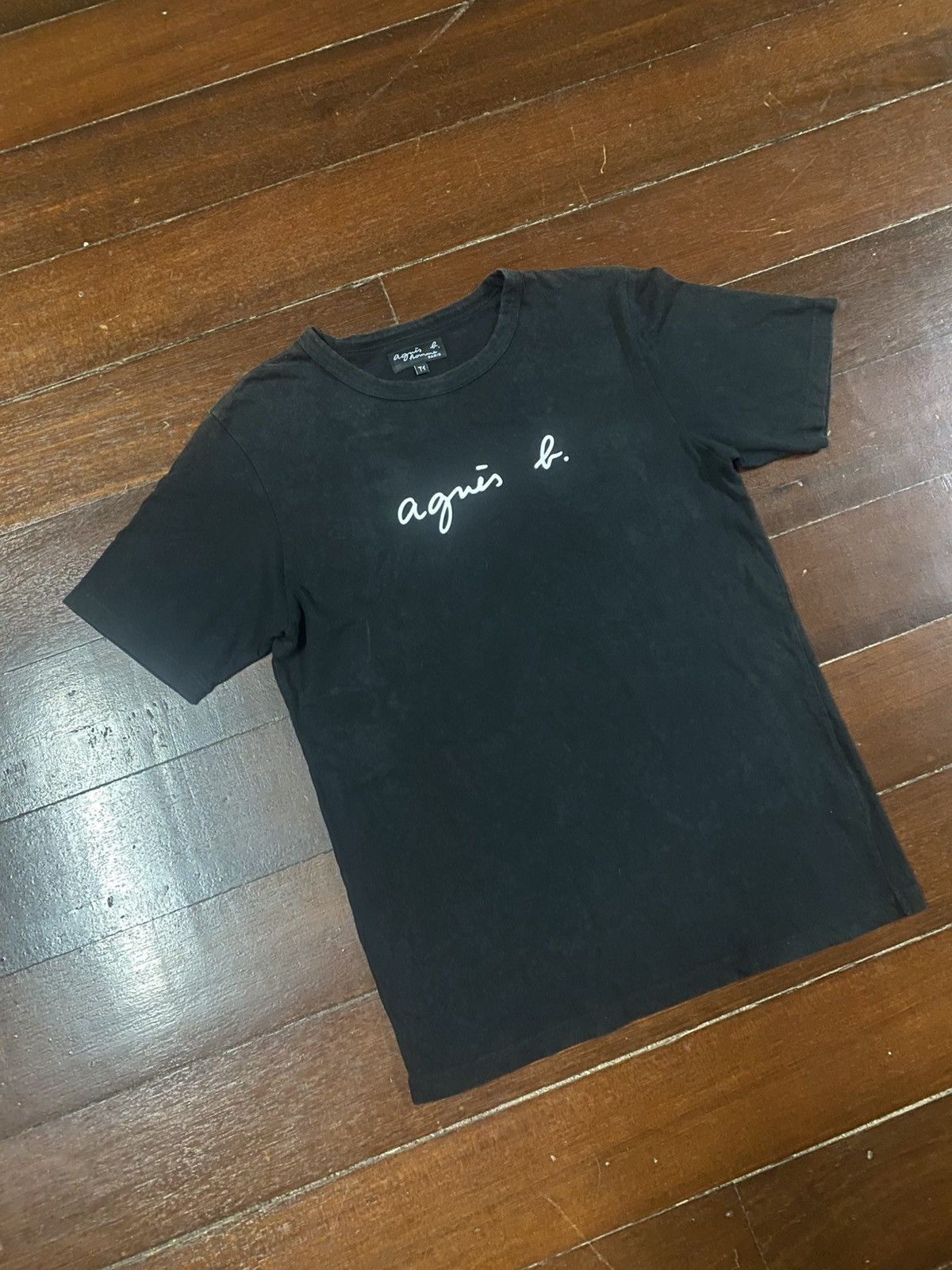 agnes b. Agnes b authentic Big logo spell out box logo tee Size US S / EU 44-46 / 1 - 2 Thumbnail