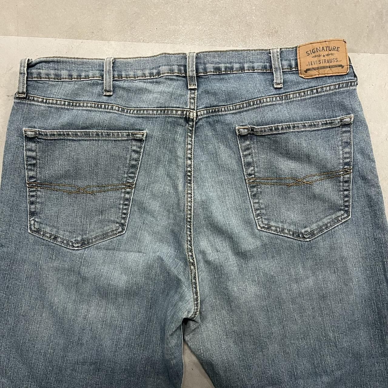 Levi's Vintage Y2K/2000s Baggy Levis Medium Wash Skater style Denim Jeans! Size US 40 / EU 56 - 7 Thumbnail