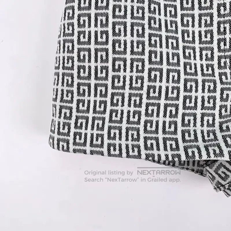 Givenchy Givenchy Women's Color Blocked Shorts . Size 35" - 4 Thumbnail