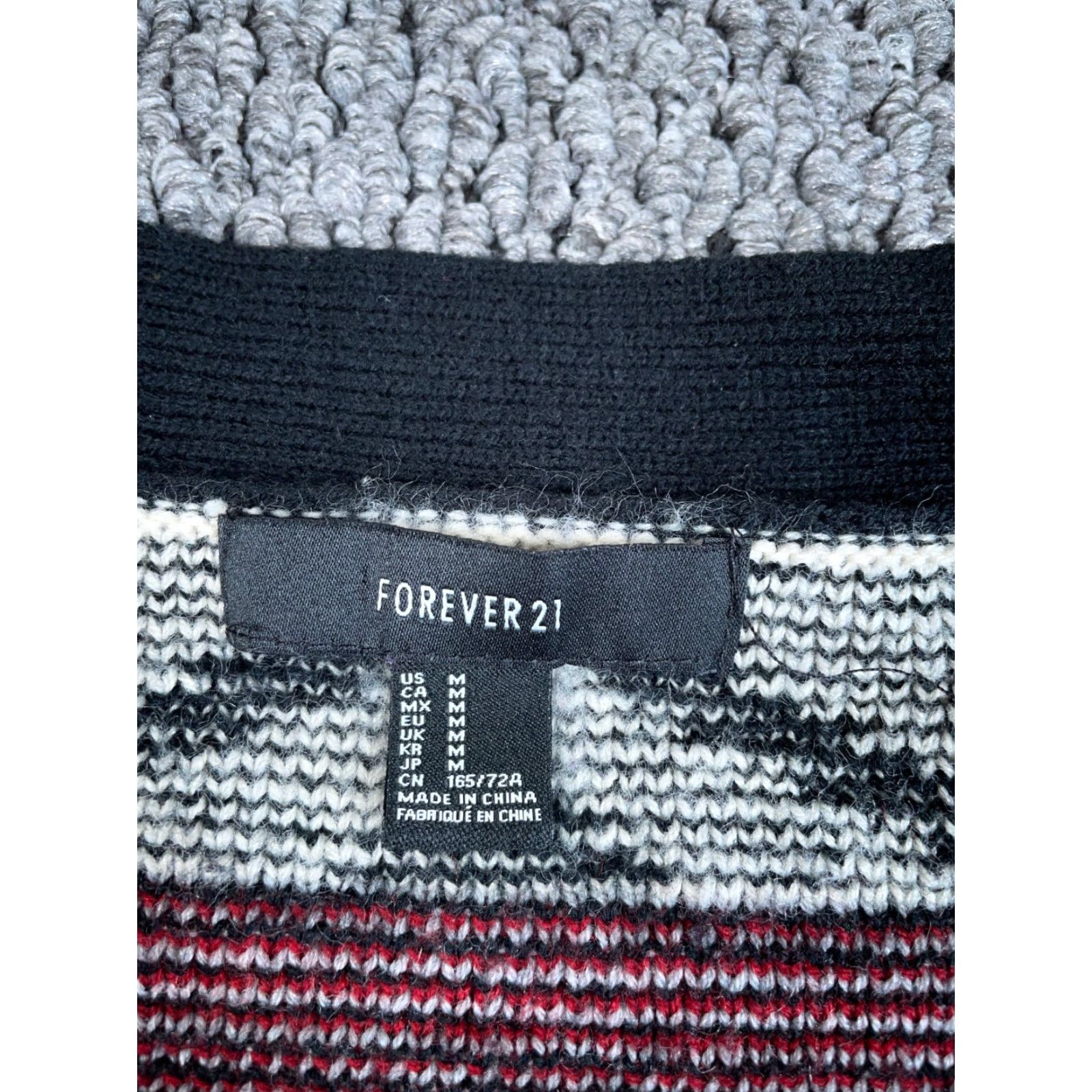 Forever 21 FOREVER 21 Geometric Pattern Cardigan Women's M Red White Black Sweater Size M / US 6-8 / IT 42-44 - 3 Thumbnail