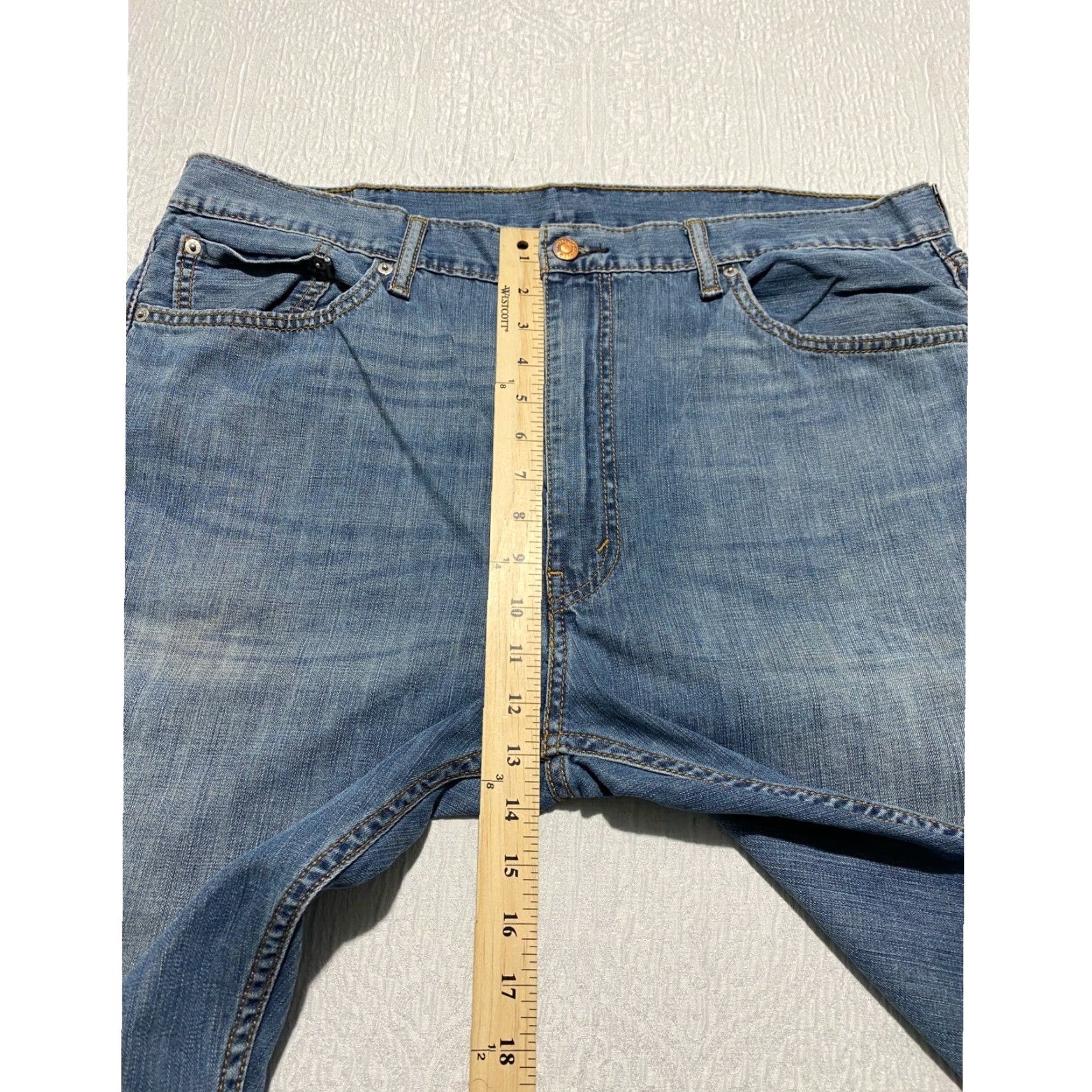 Levi's VINTAGE Levi's 505 Jeans Shorts Men 40×11 Blue Hemmed Denim Jorts Whiskers Bermuda Casual Shorts Mens Blues Size US 40 / EU 56 - 6 Thumbnail