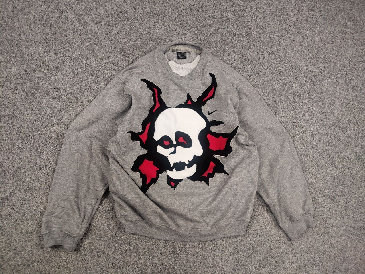 Nike Vintage Nike USA Custom Skeleton Oversized Sweatshirt Y2K Size US S / EU 44-46 / 1 - 9 Thumbnail