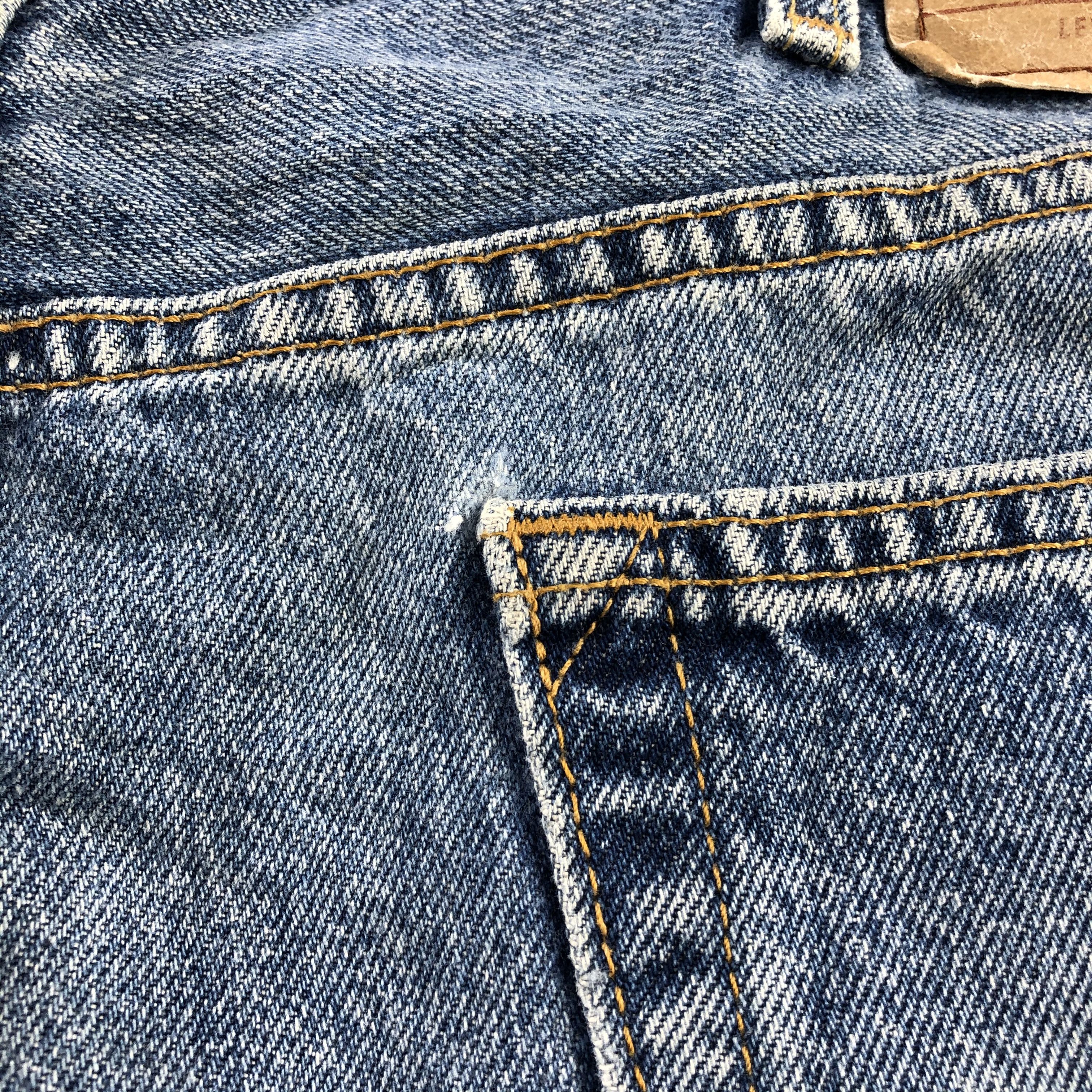 Levi's Vintage Blue Wash Levis Jeans-J2289 Size US 35 - 8 Thumbnail