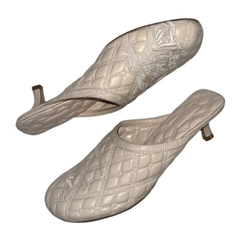 Burberry NEW Burberry Beige Quilted Embroidered Glove Mule Shoes 37.5 Size US 7 / IT 37 - 9 Thumbnail