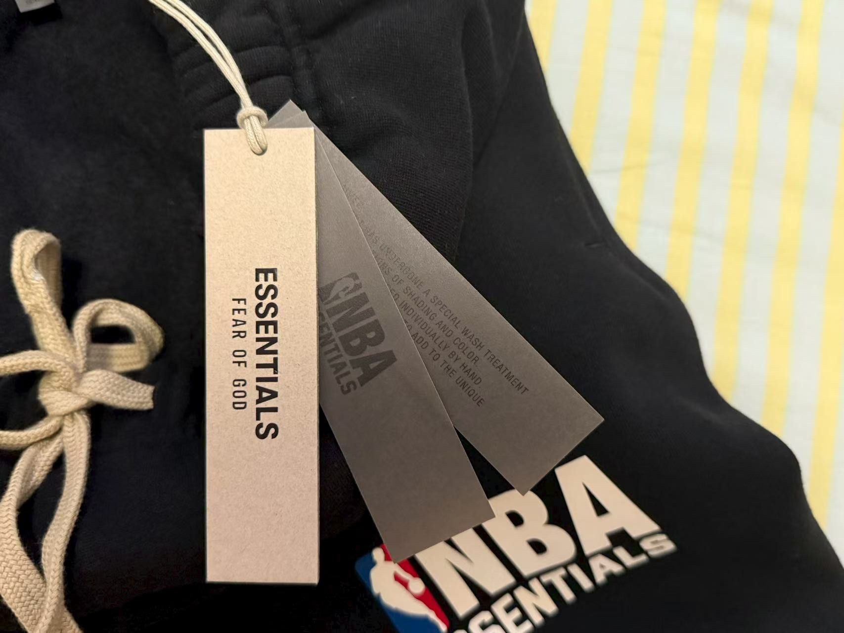 Essentials × NBA Fear of God Essentials x NBA Sweatshorts 'Black' Size US 29 - 4 Thumbnail