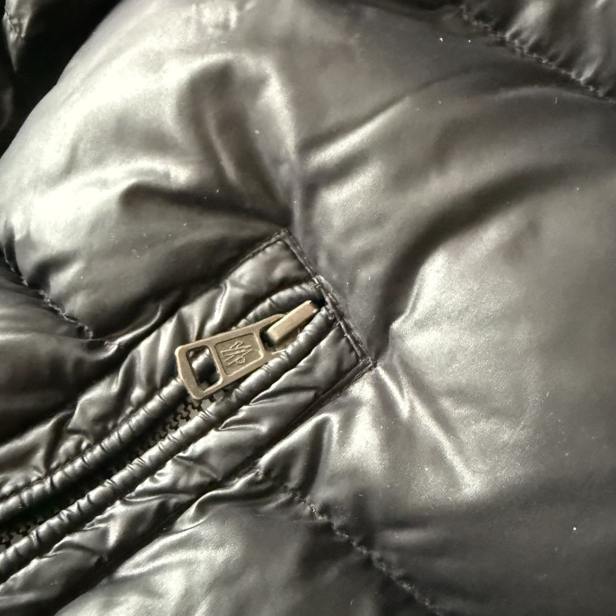 Moncler Moncler Maya jacket size 4 black with damage Size US L / EU 52-54 / 3 - 3 Thumbnail